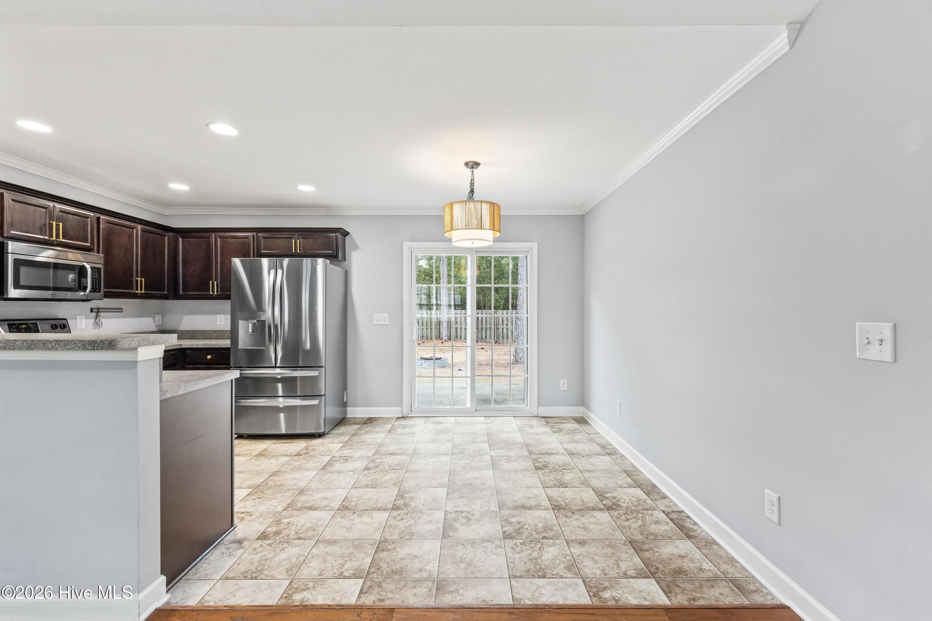 100557178 | Photo 10