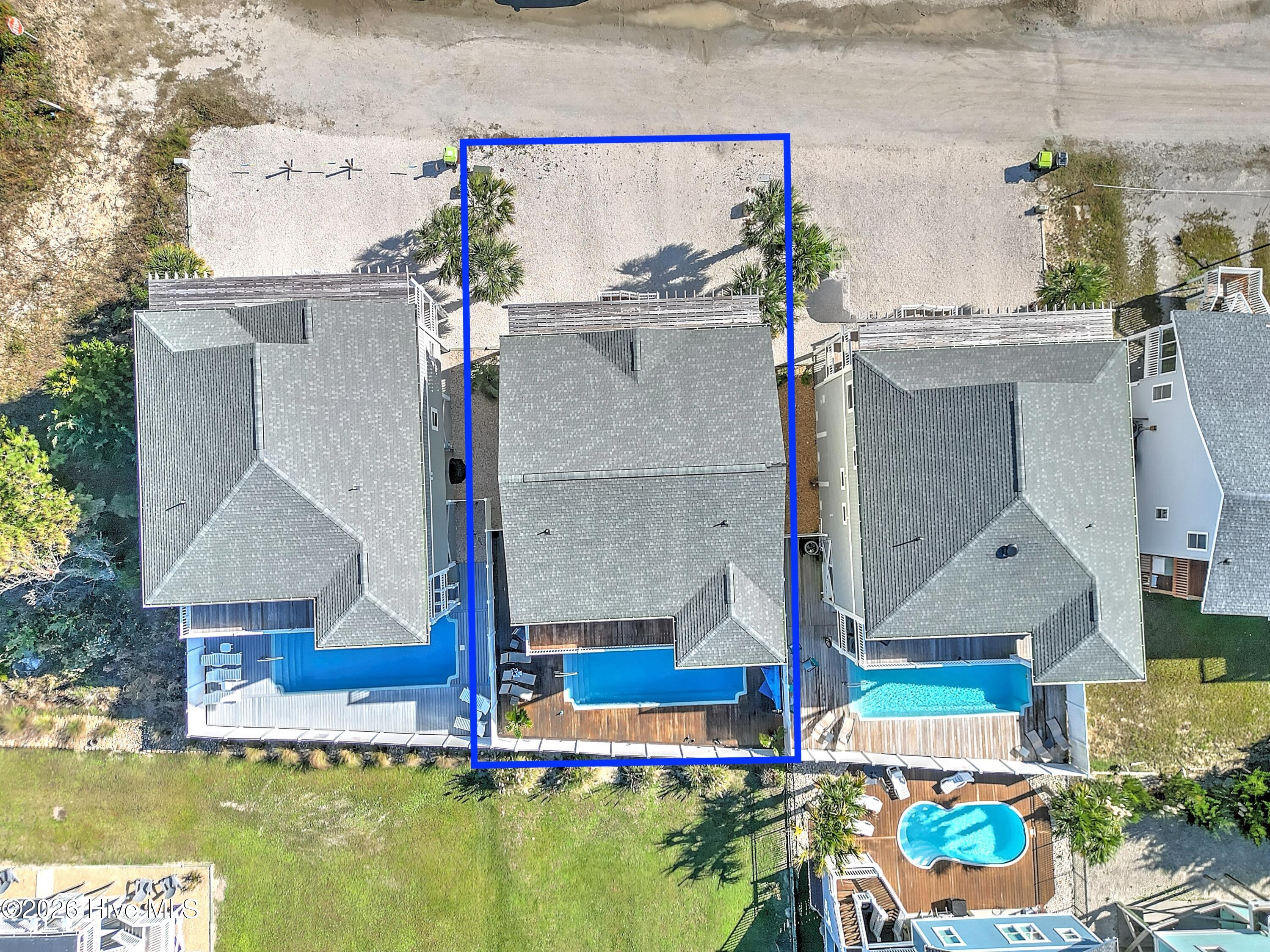 100555702 | Photo 81