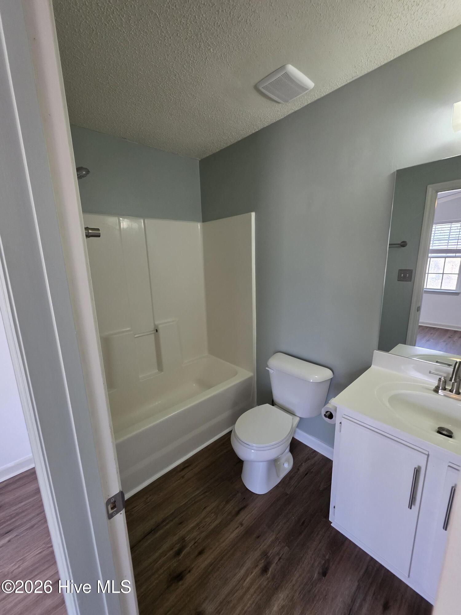 100557876 | Photo 17