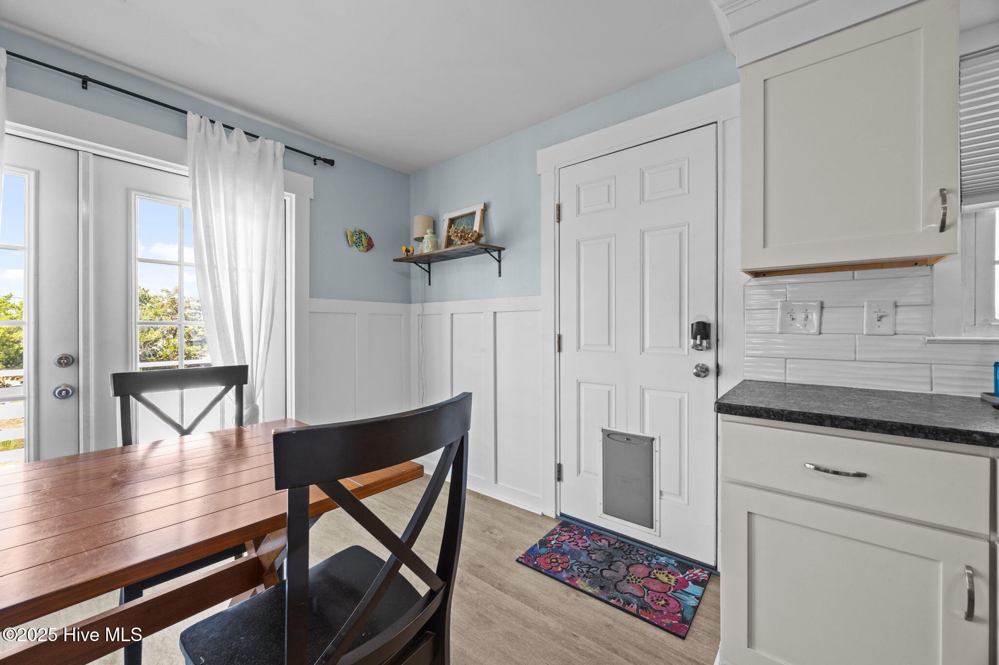 100532848 | Photo 16