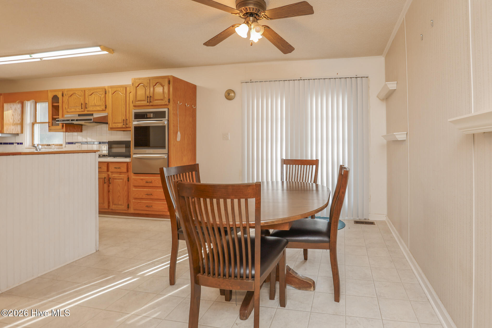 100550482 | Photo 21