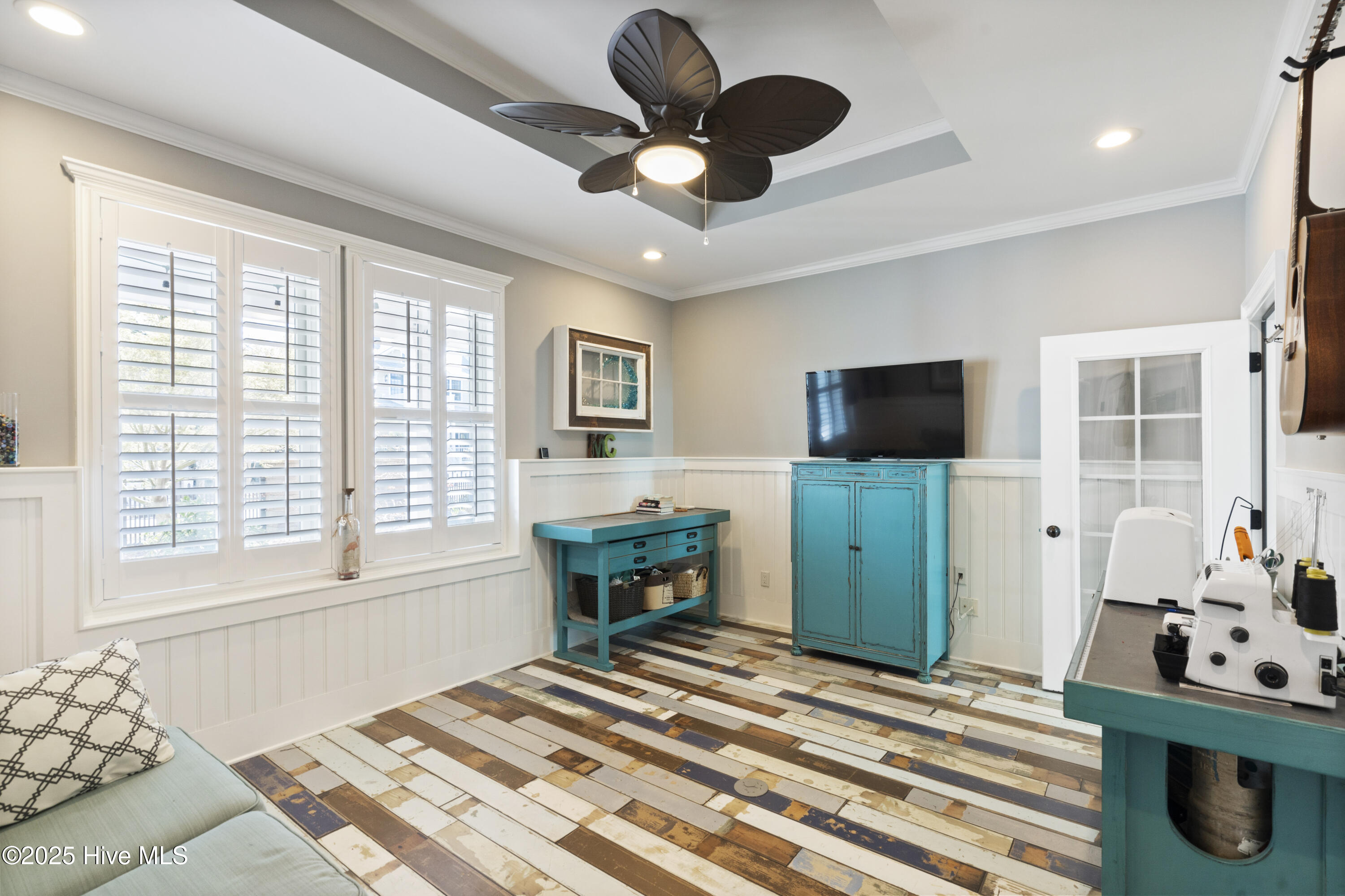 100498817 | Photo 54