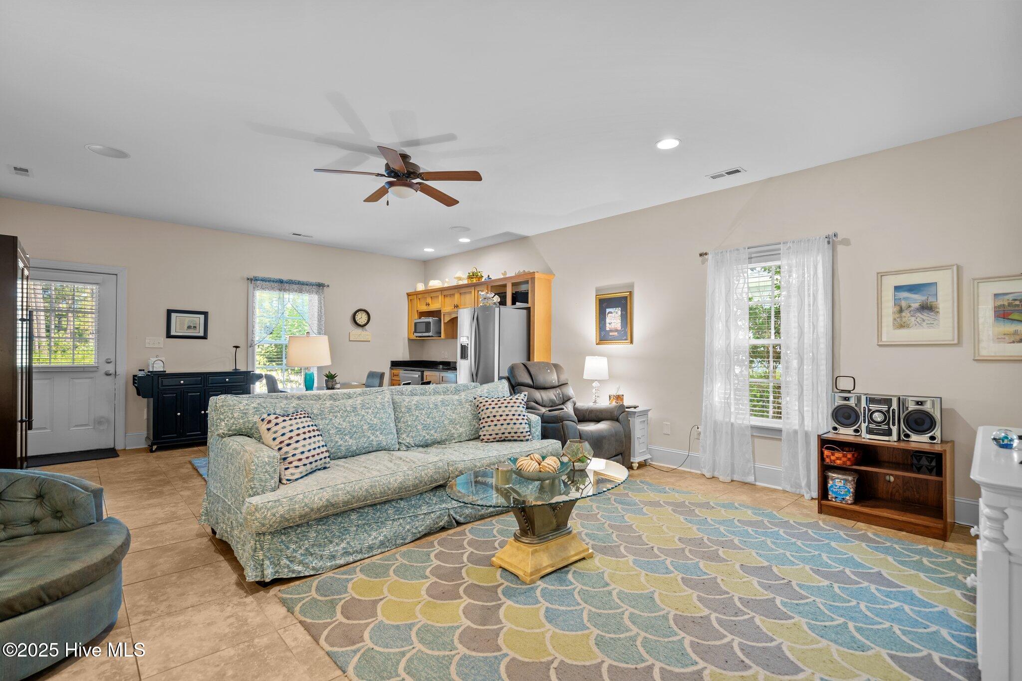 100513091 | Photo 55