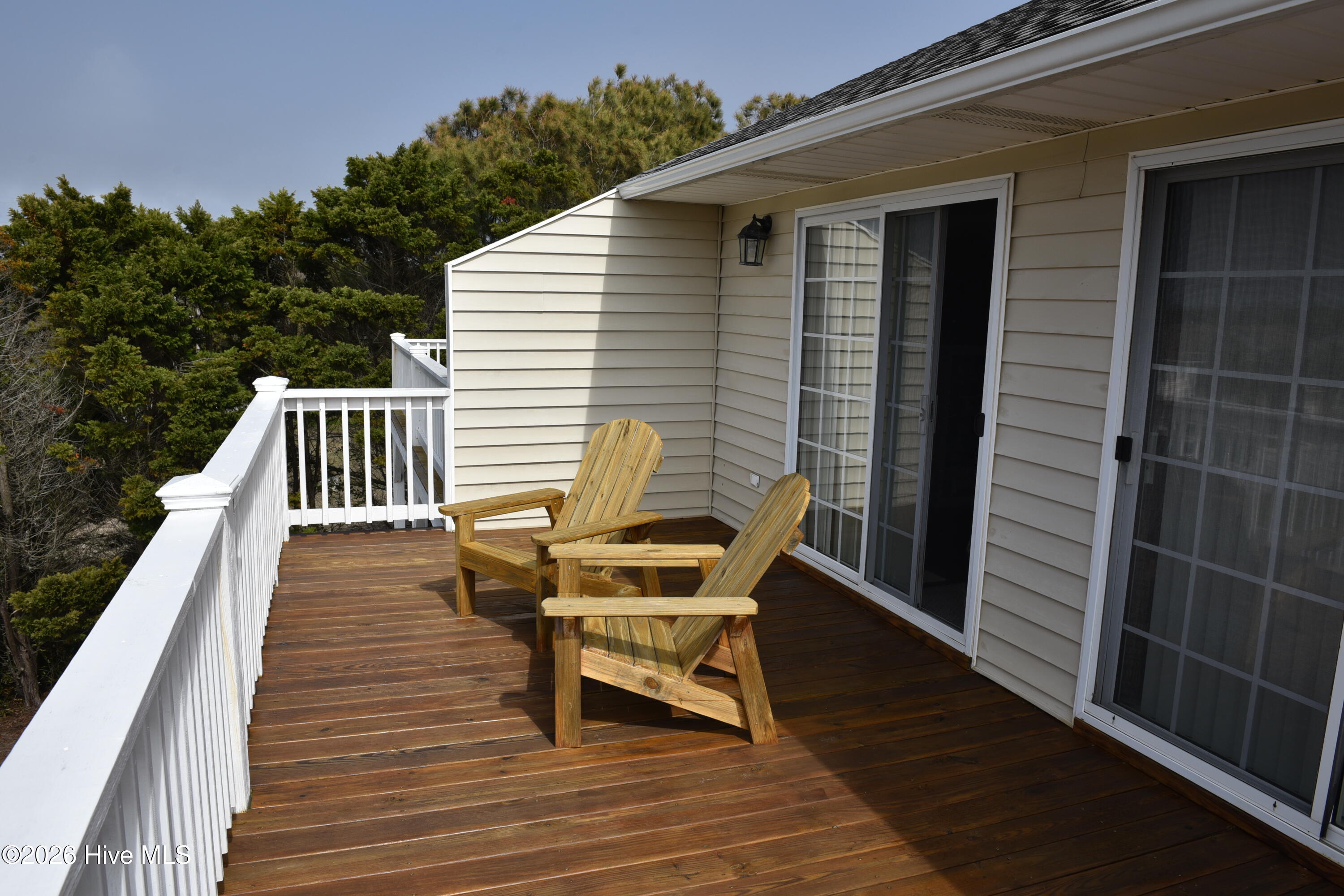 100559366 | Photo 41