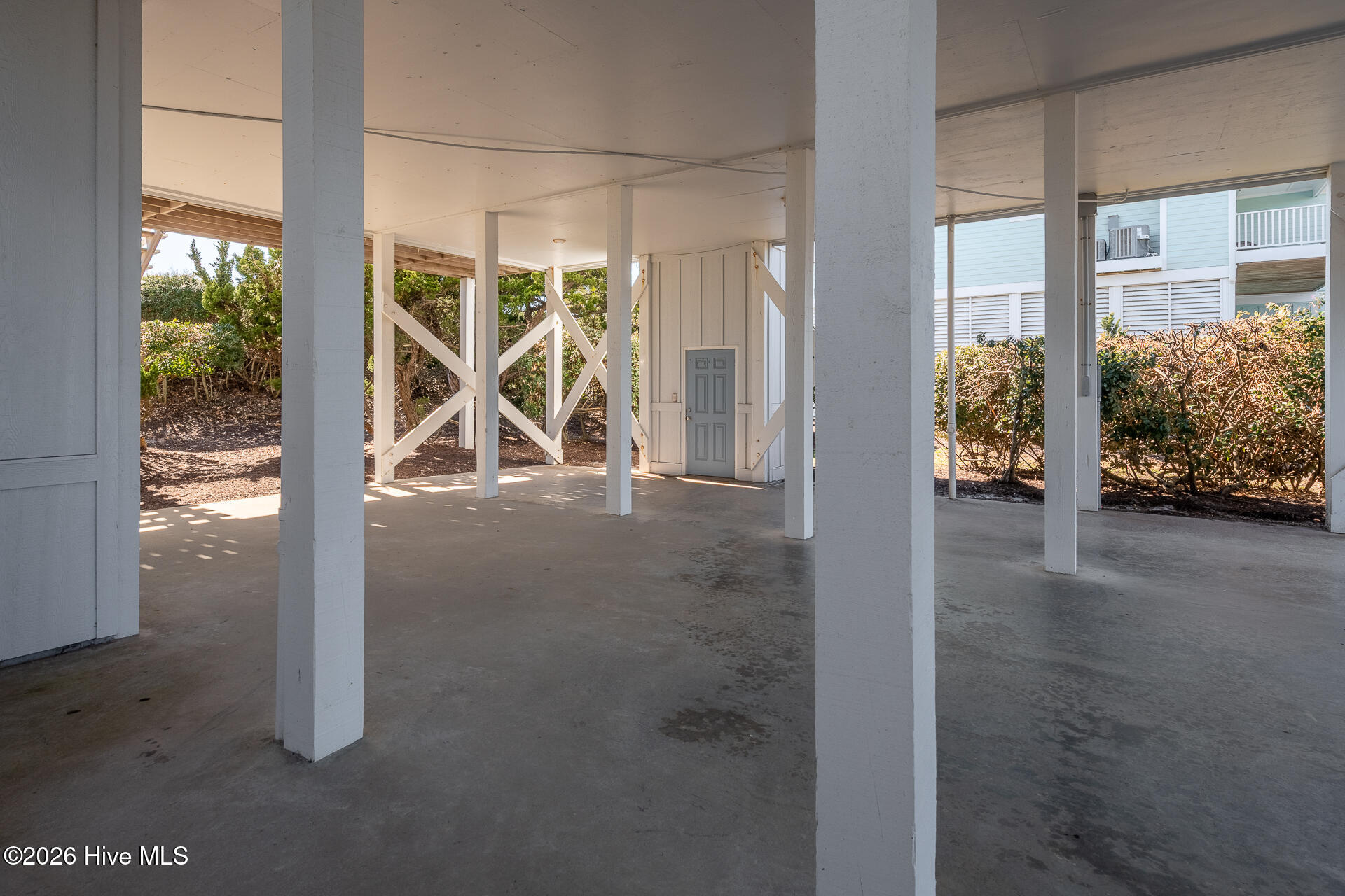 100556011 | Photo 56