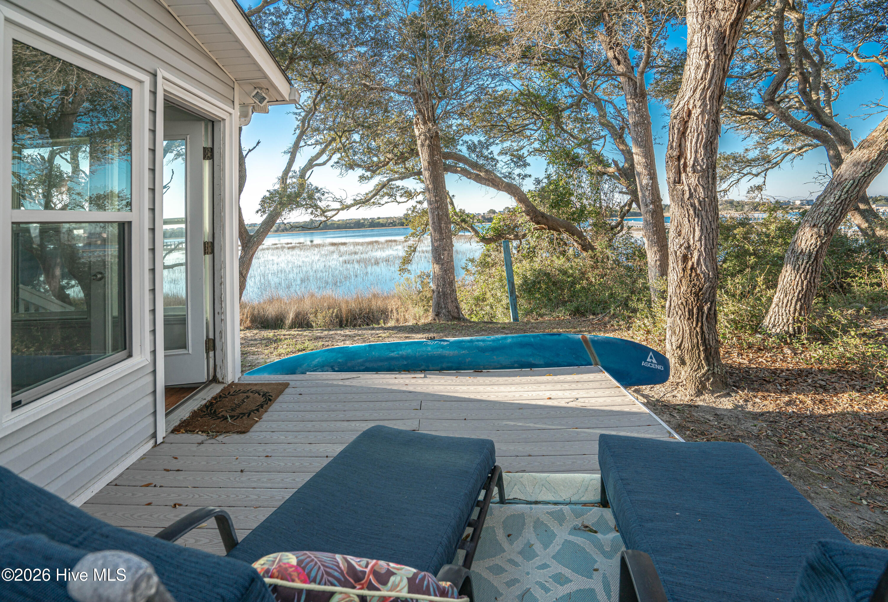 100561840 | Photo 37