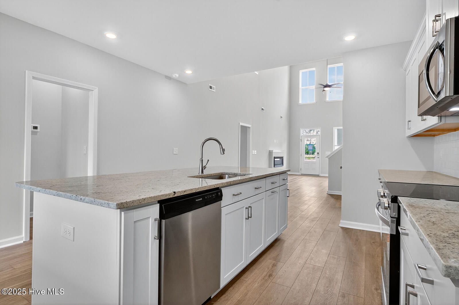 100559094 | Photo 10