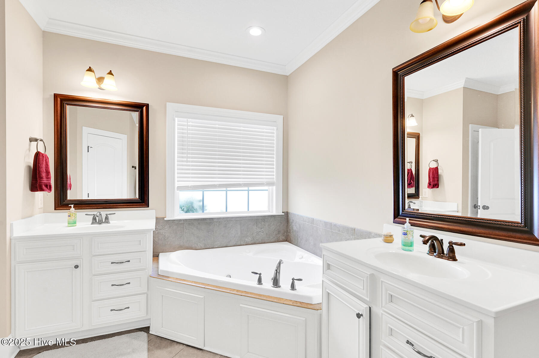 1856 Cambria Drive UNIT B, Greenville, NC, 27834