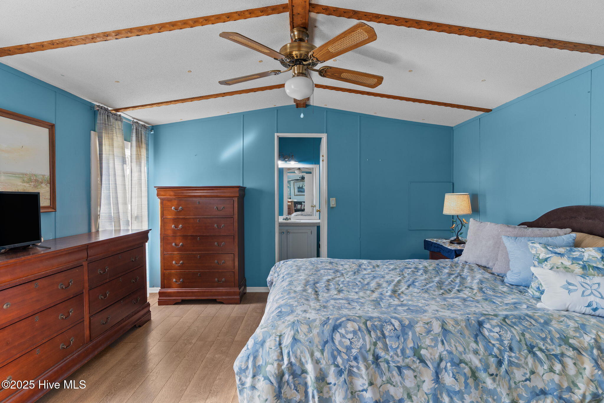 100539780 | Photo 22