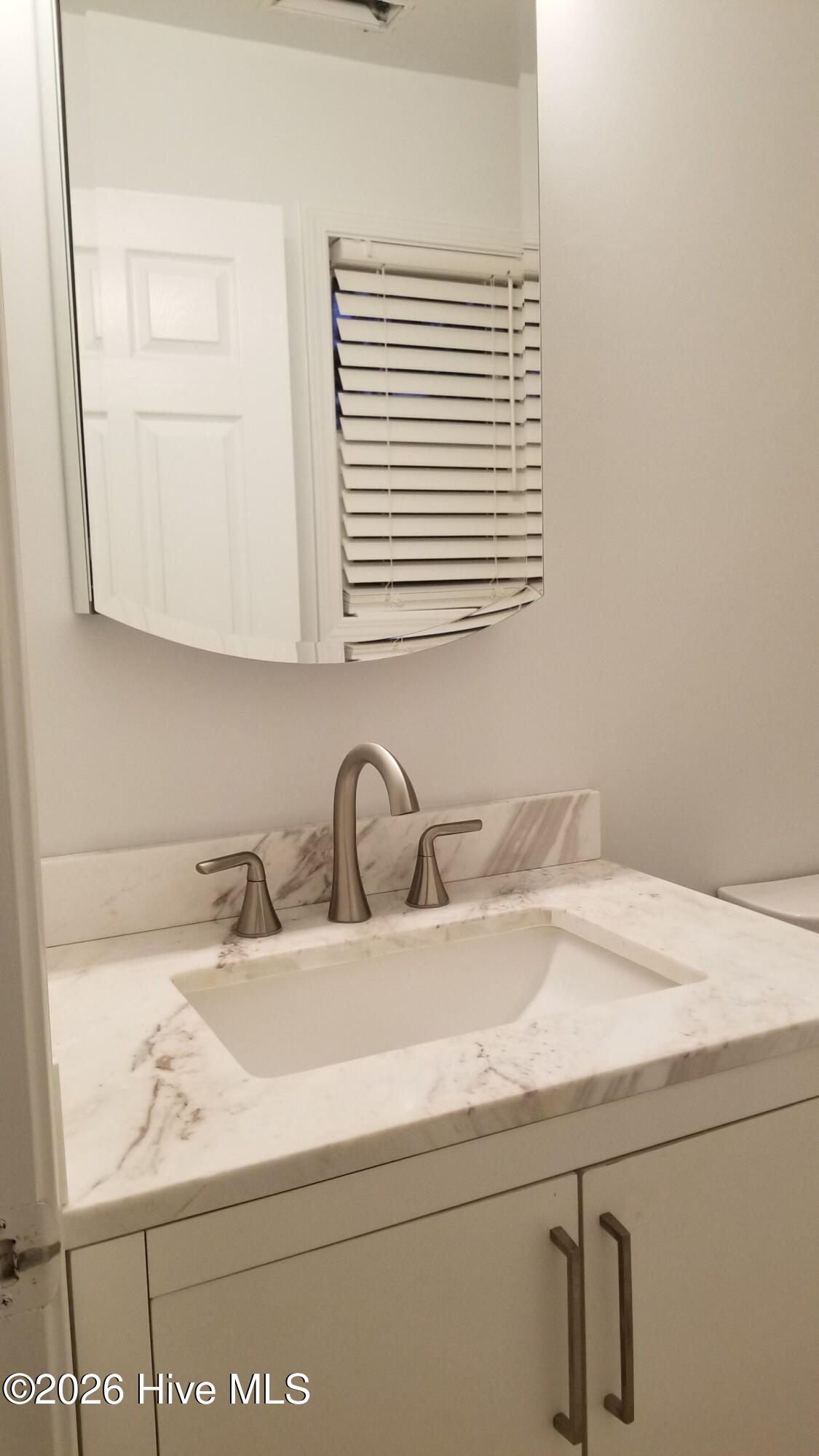 100548783 | Photo 18