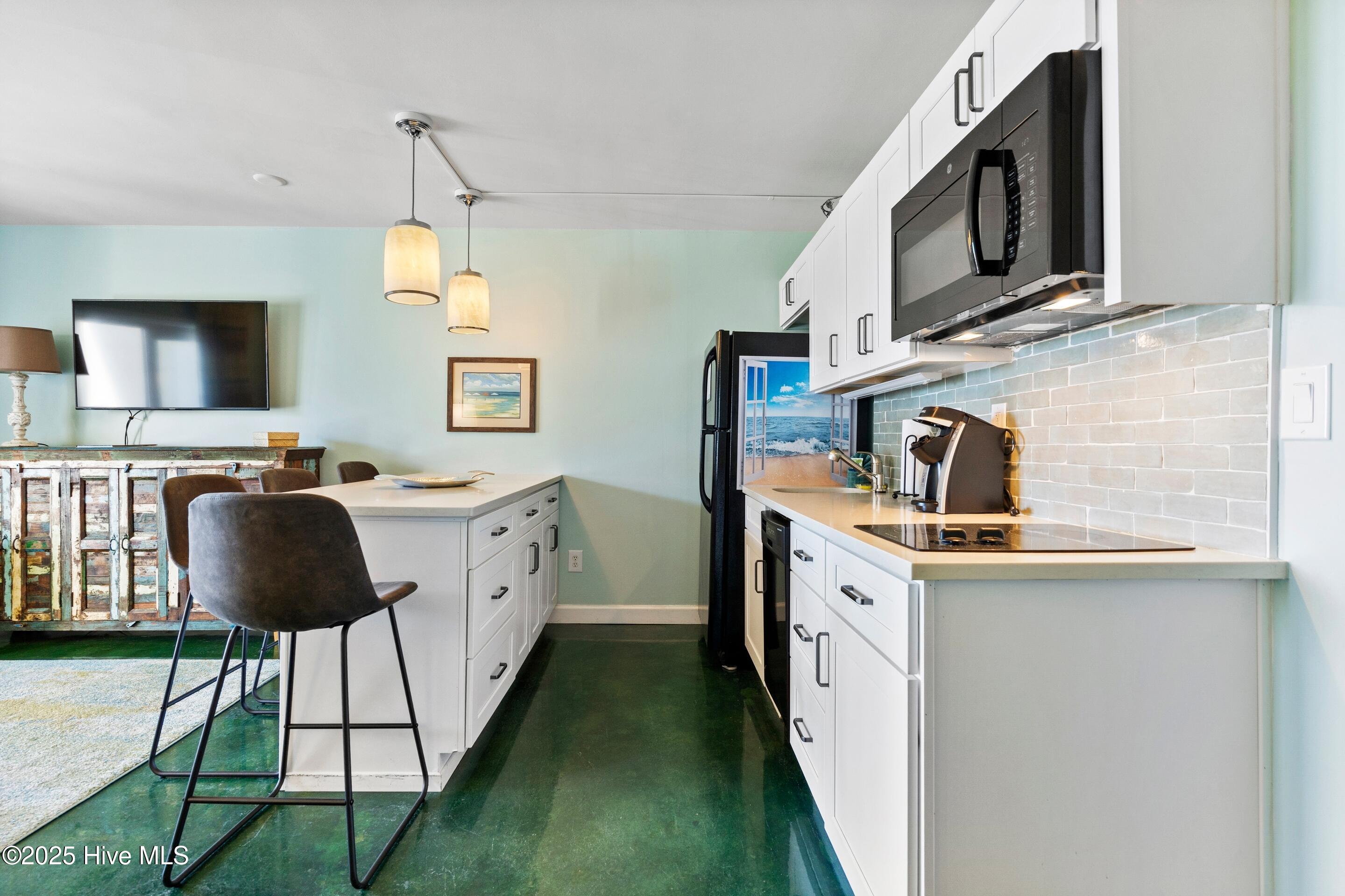 100530204 | Photo 10