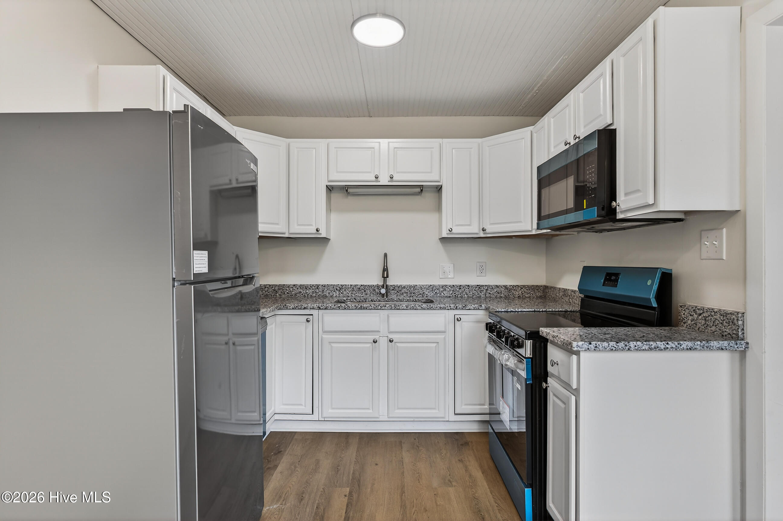 100555827 | Photo 10