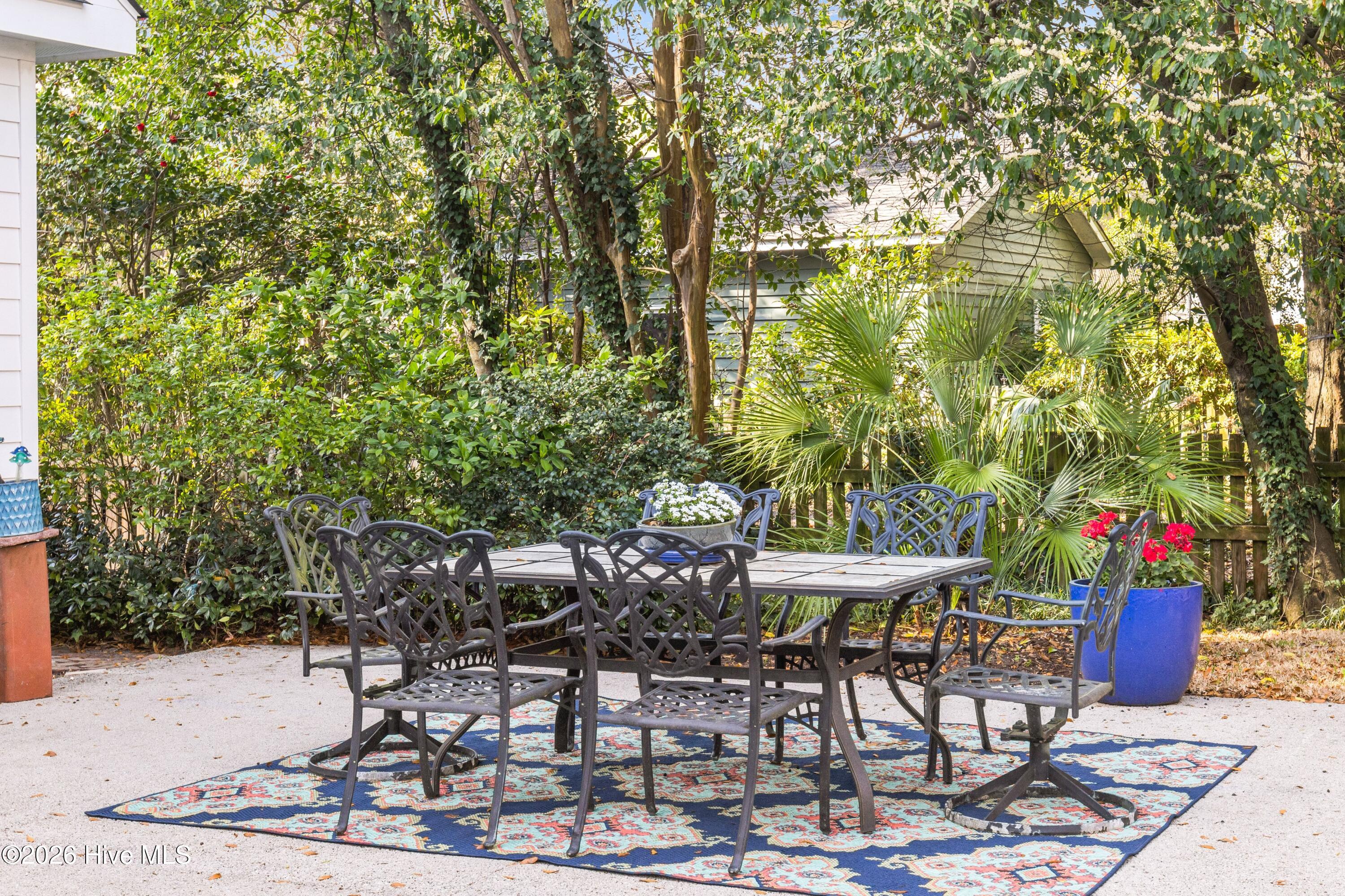 100560142 | Photo 50