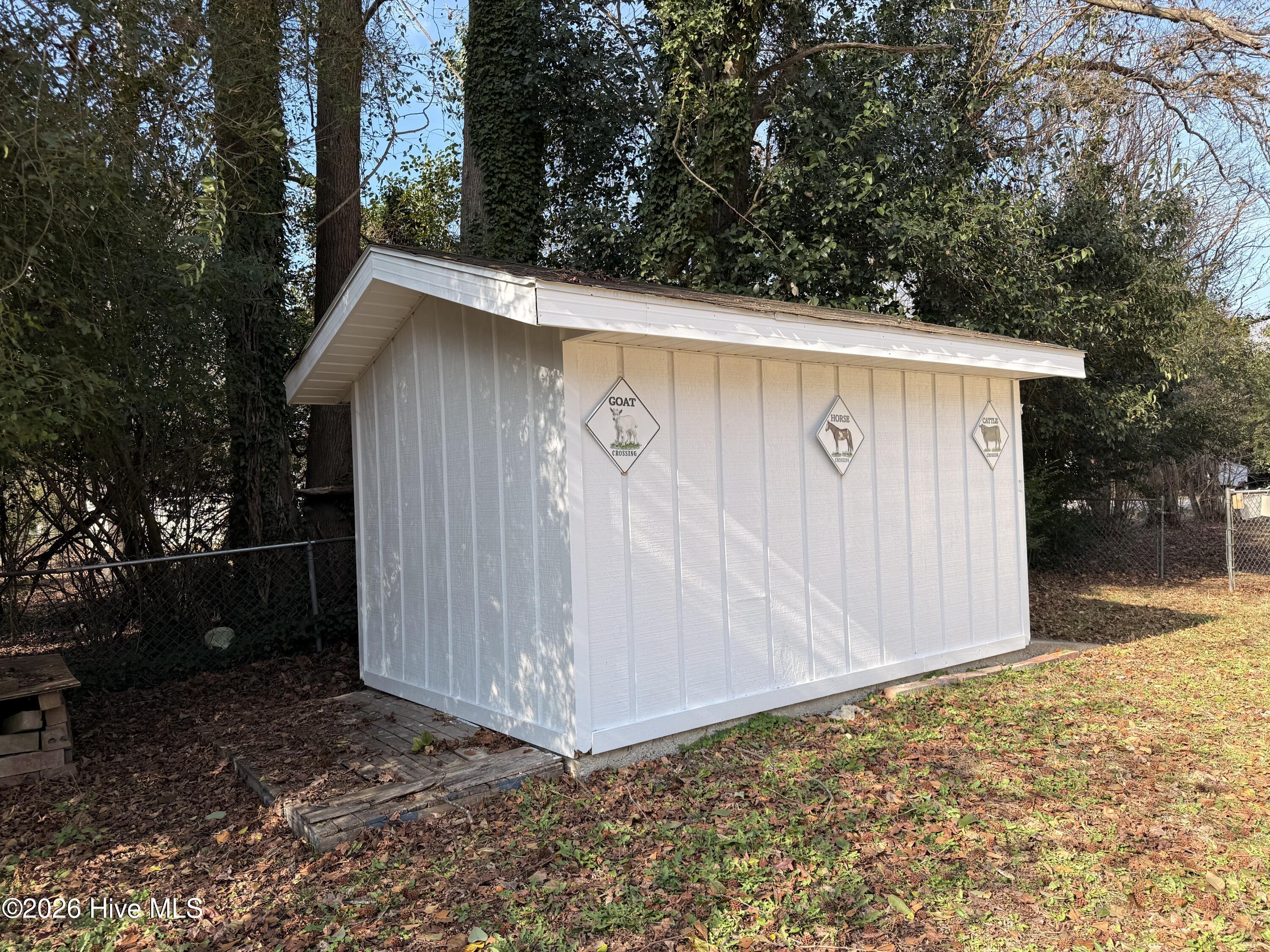 100548164 | Photo 39