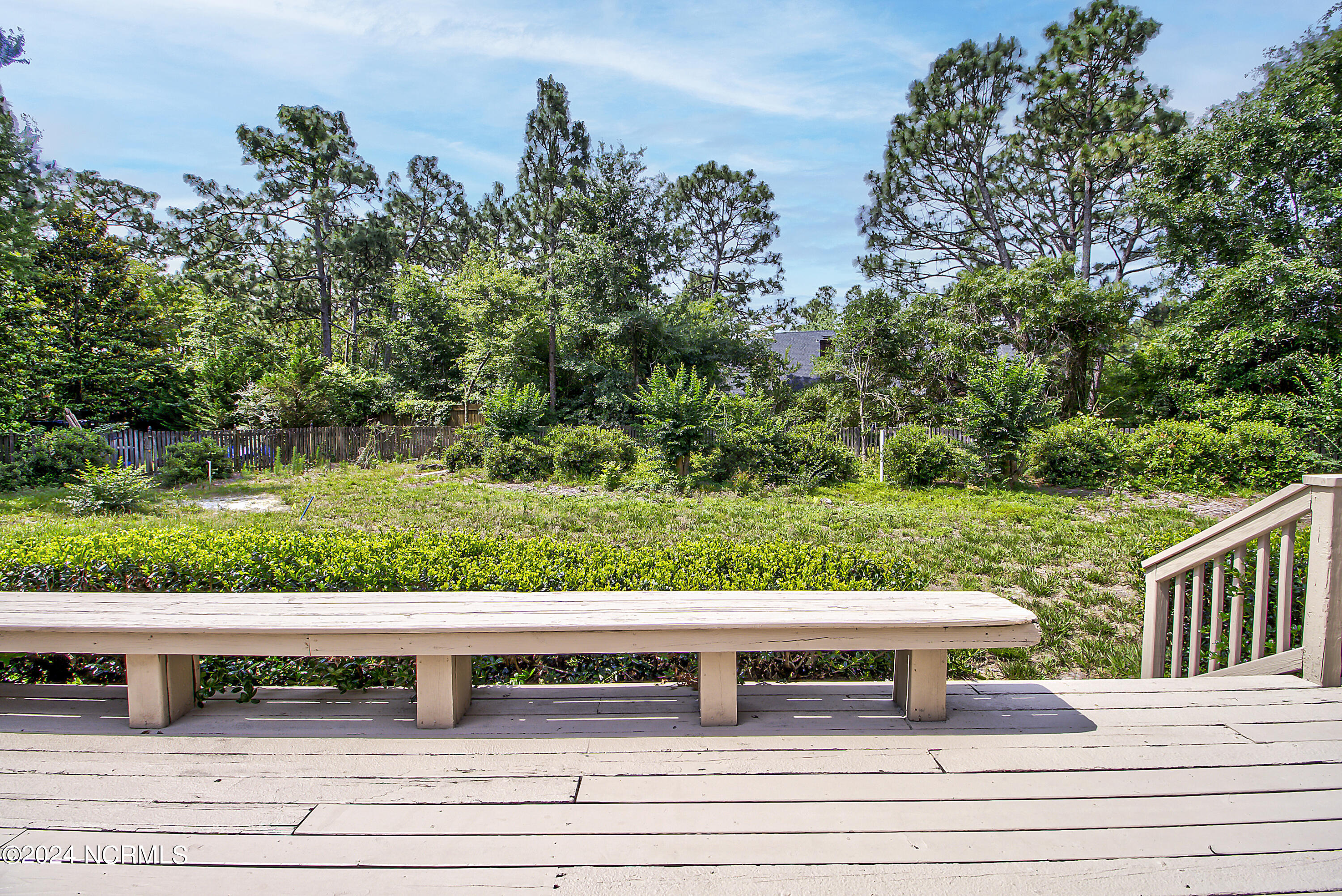 100560204 | Photo 35