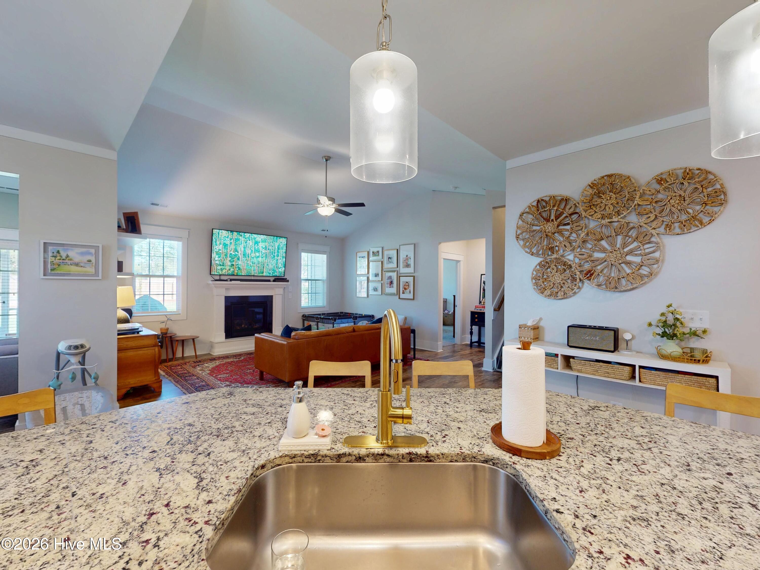 604 kitchen 2