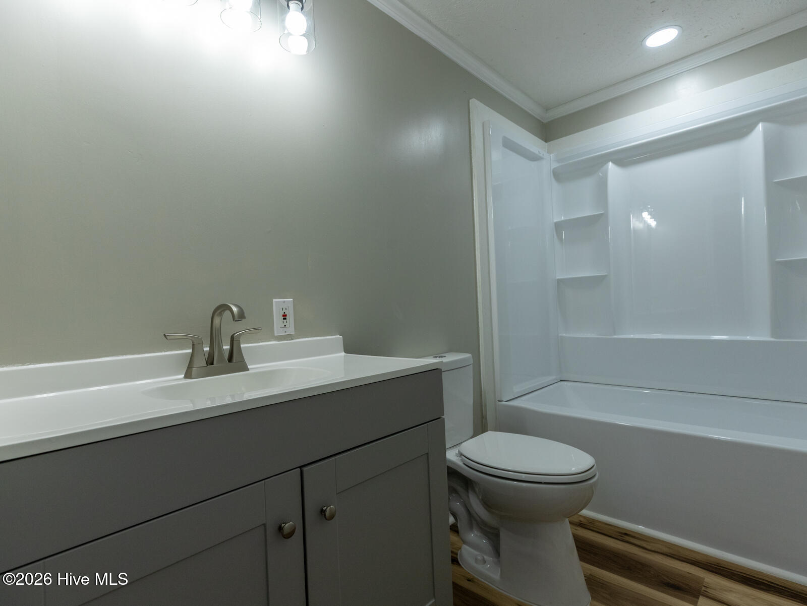 299 Riggs Road,Hubert
