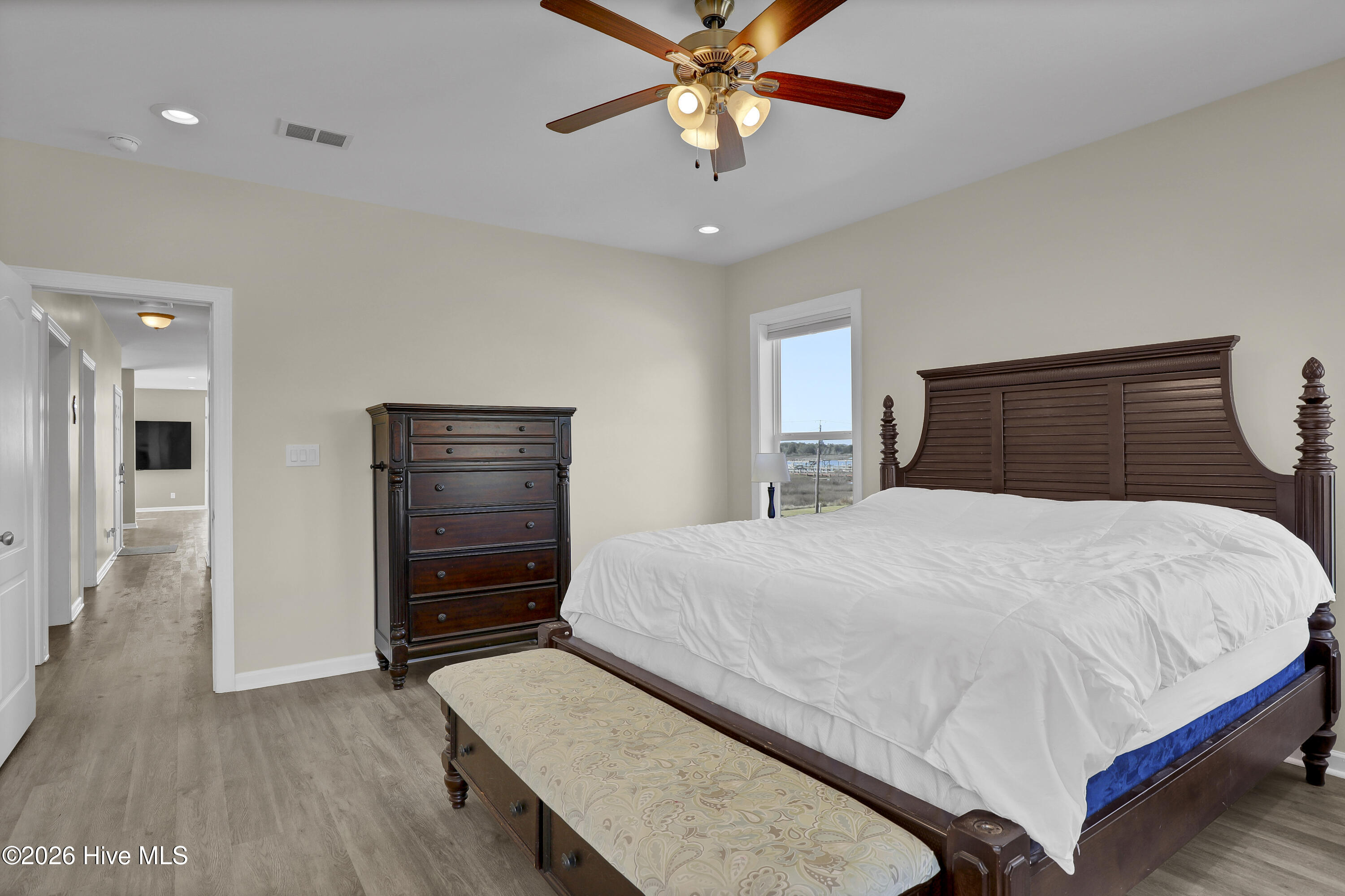 100562204 | Photo 17