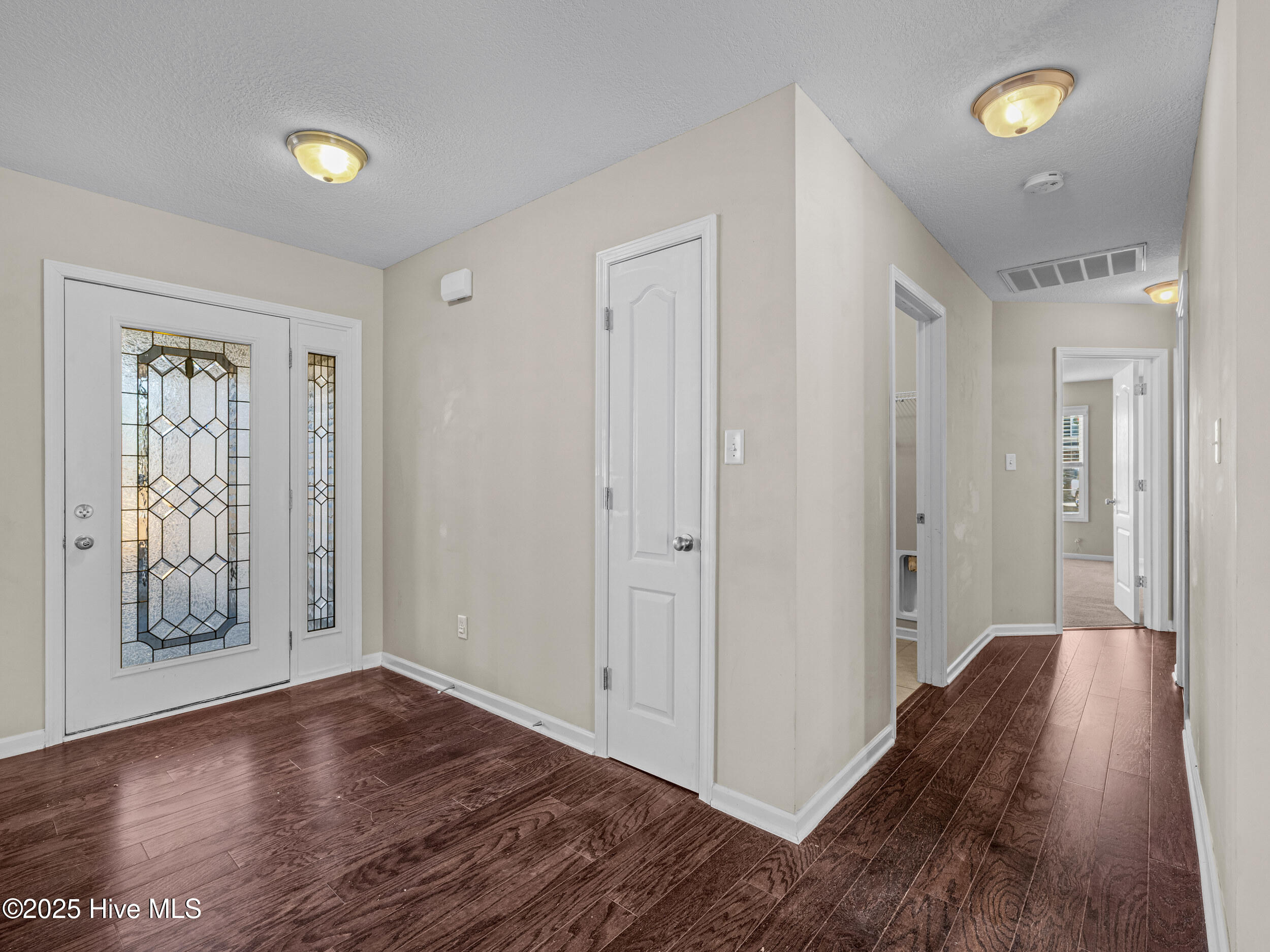 100546969 | Photo 30