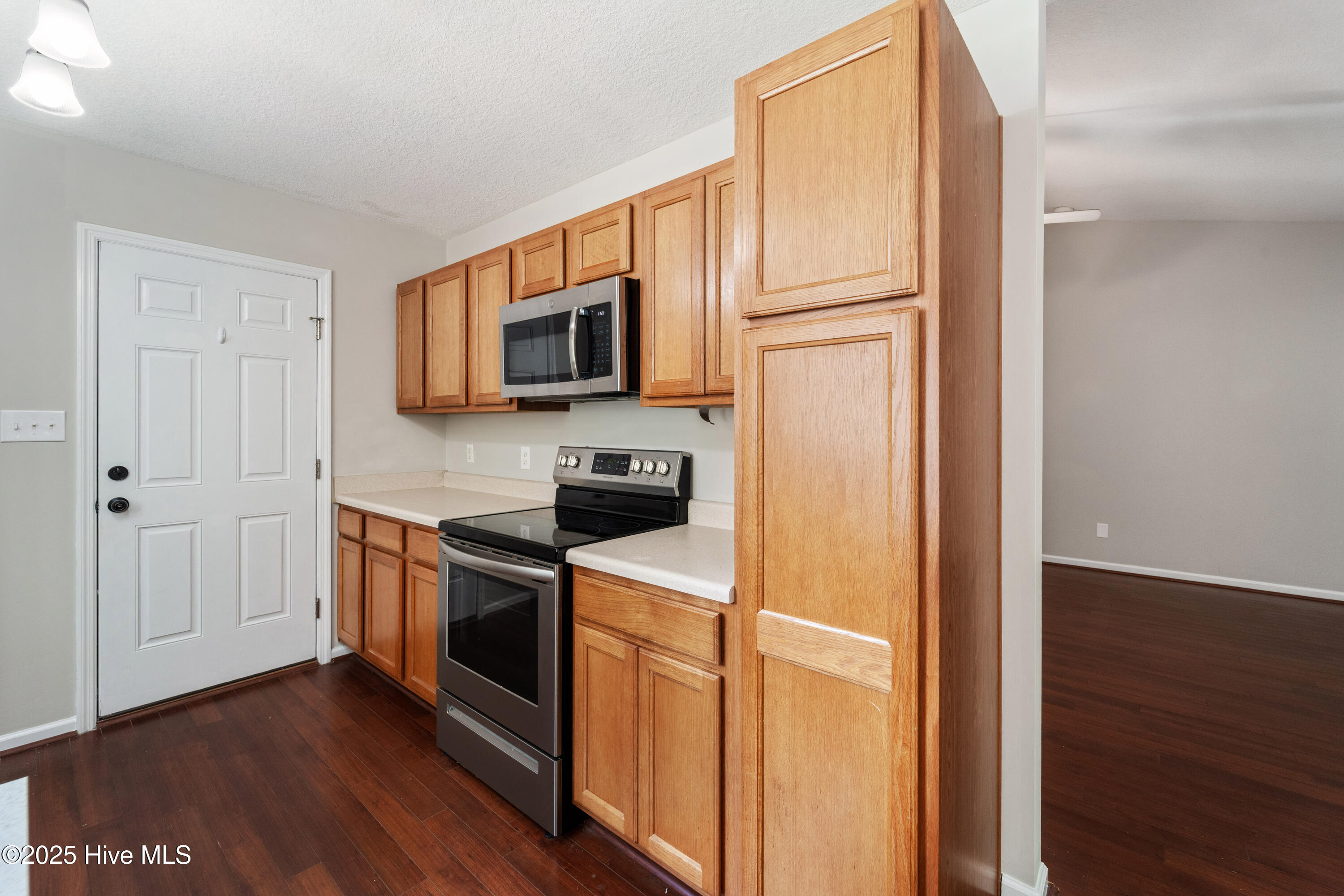 205 Sourwood Court, Jacksonville, NC 28540 – photo 11: DSC06212
