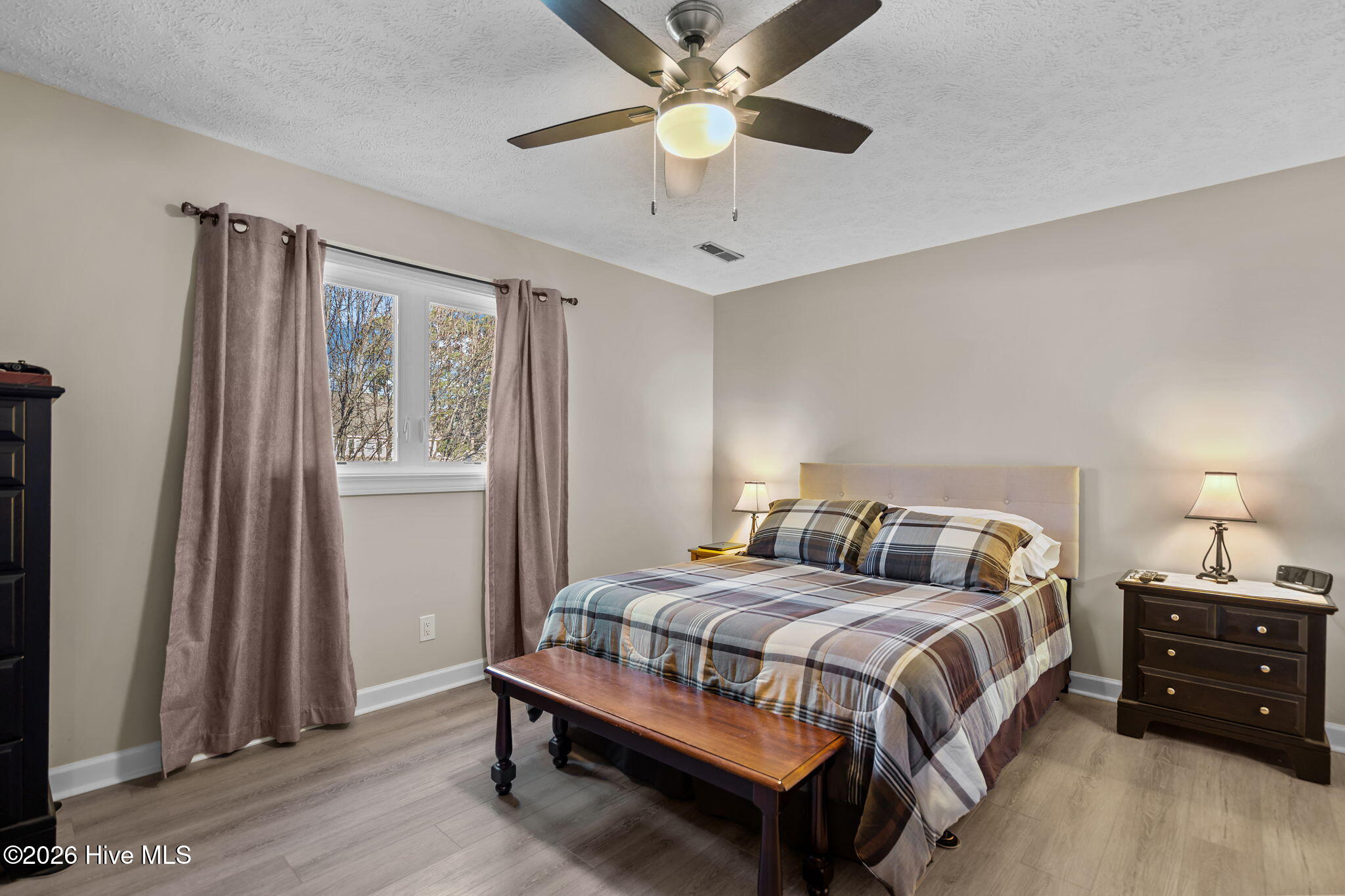 100557388 | Photo 21