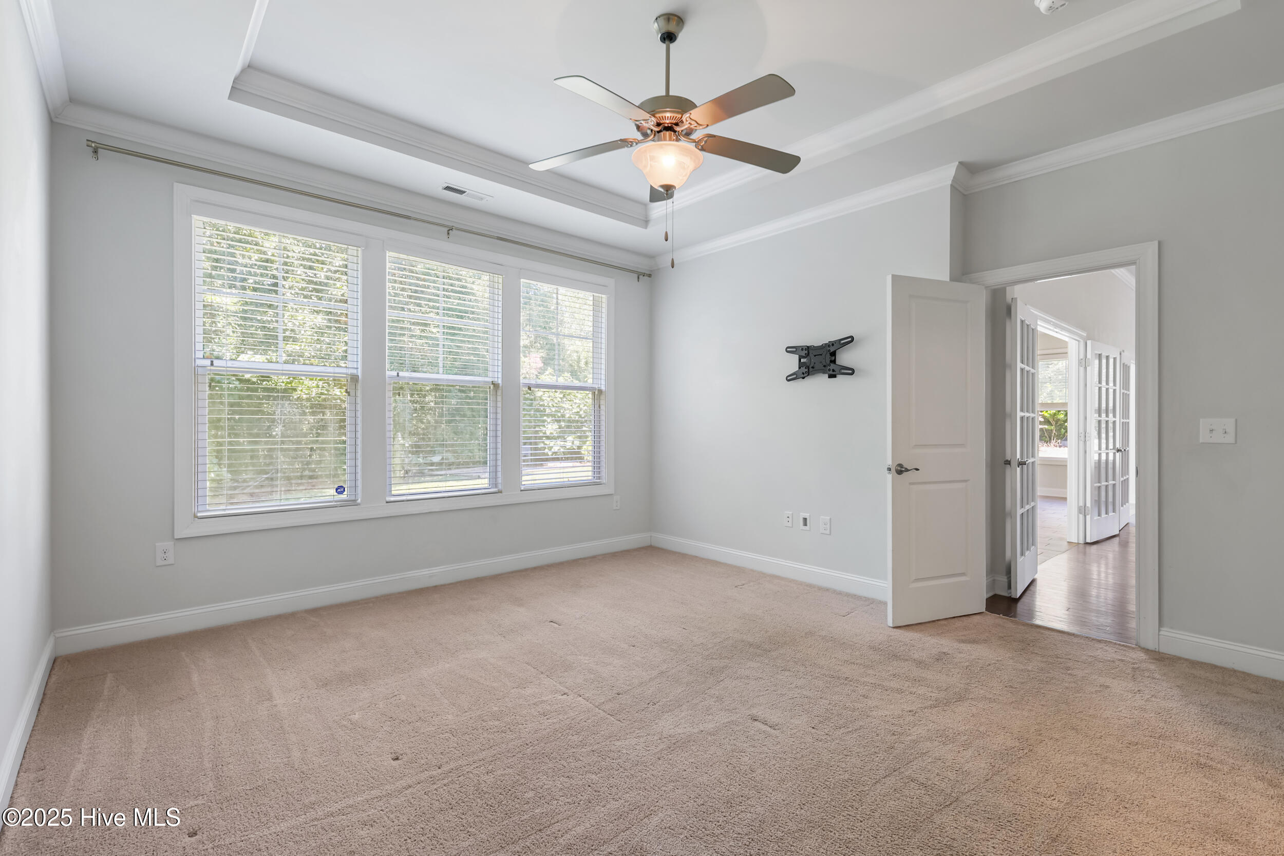 100529345 | Photo 24