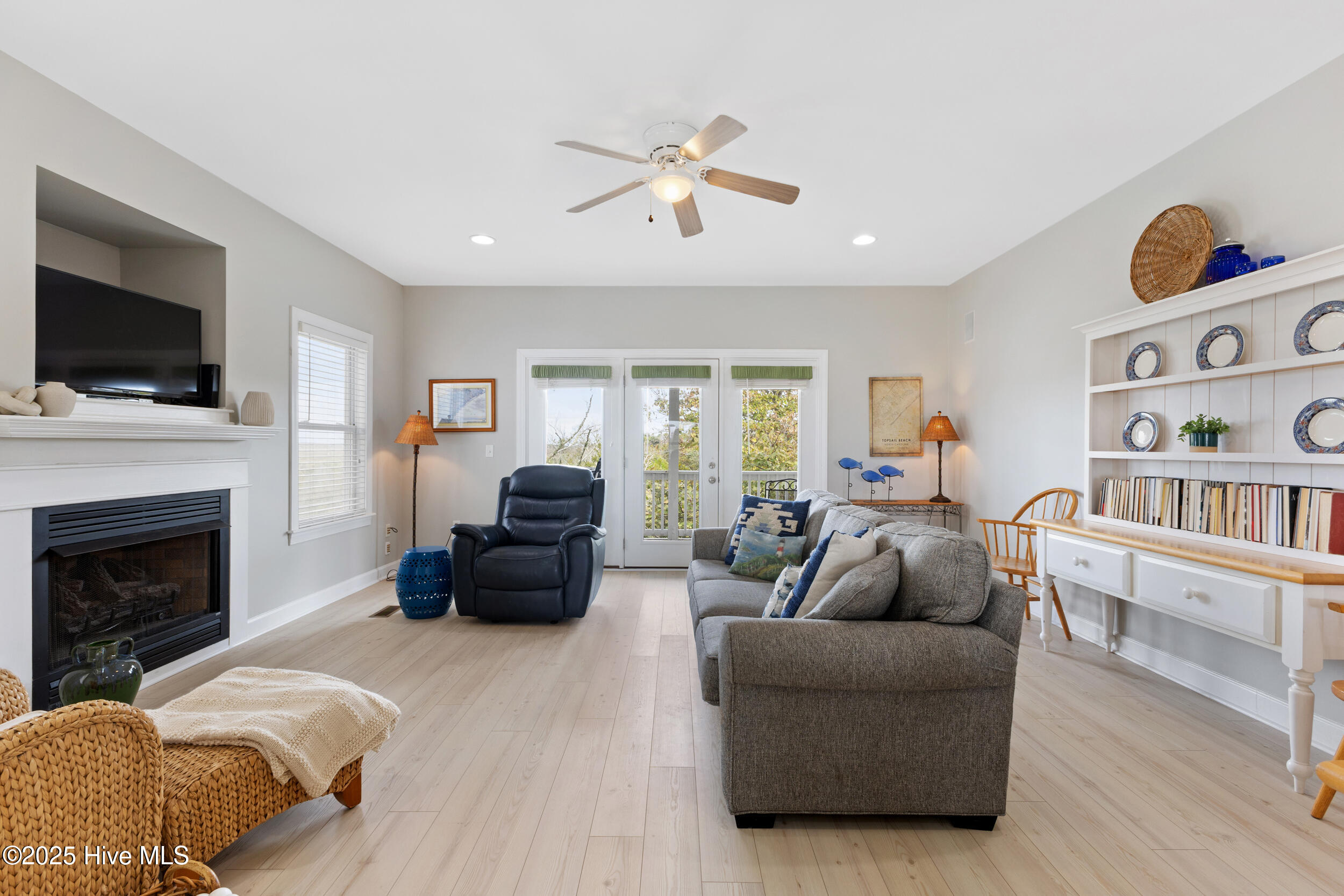 100534719 | Photo 28