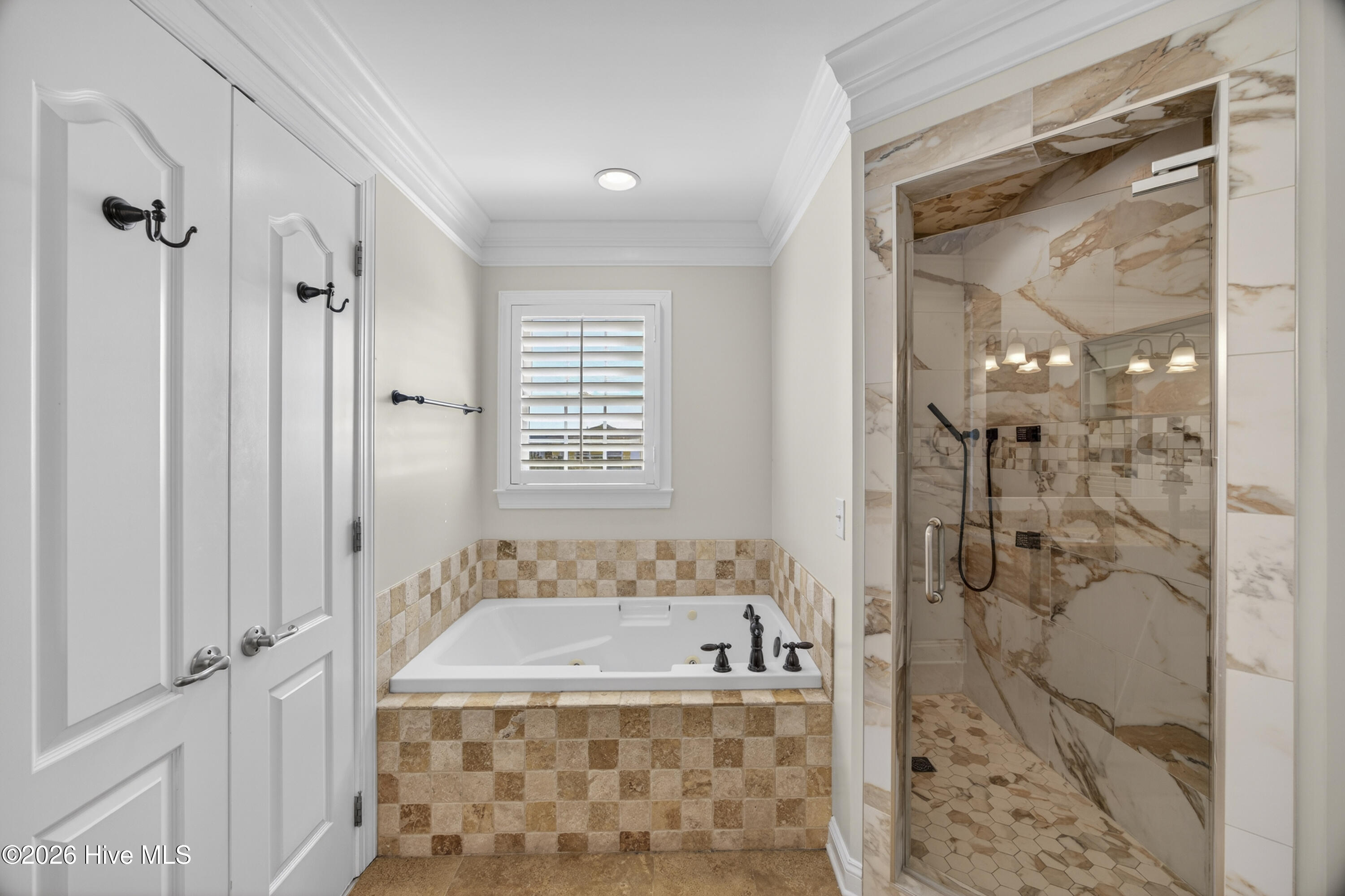 100554981 | Photo 89