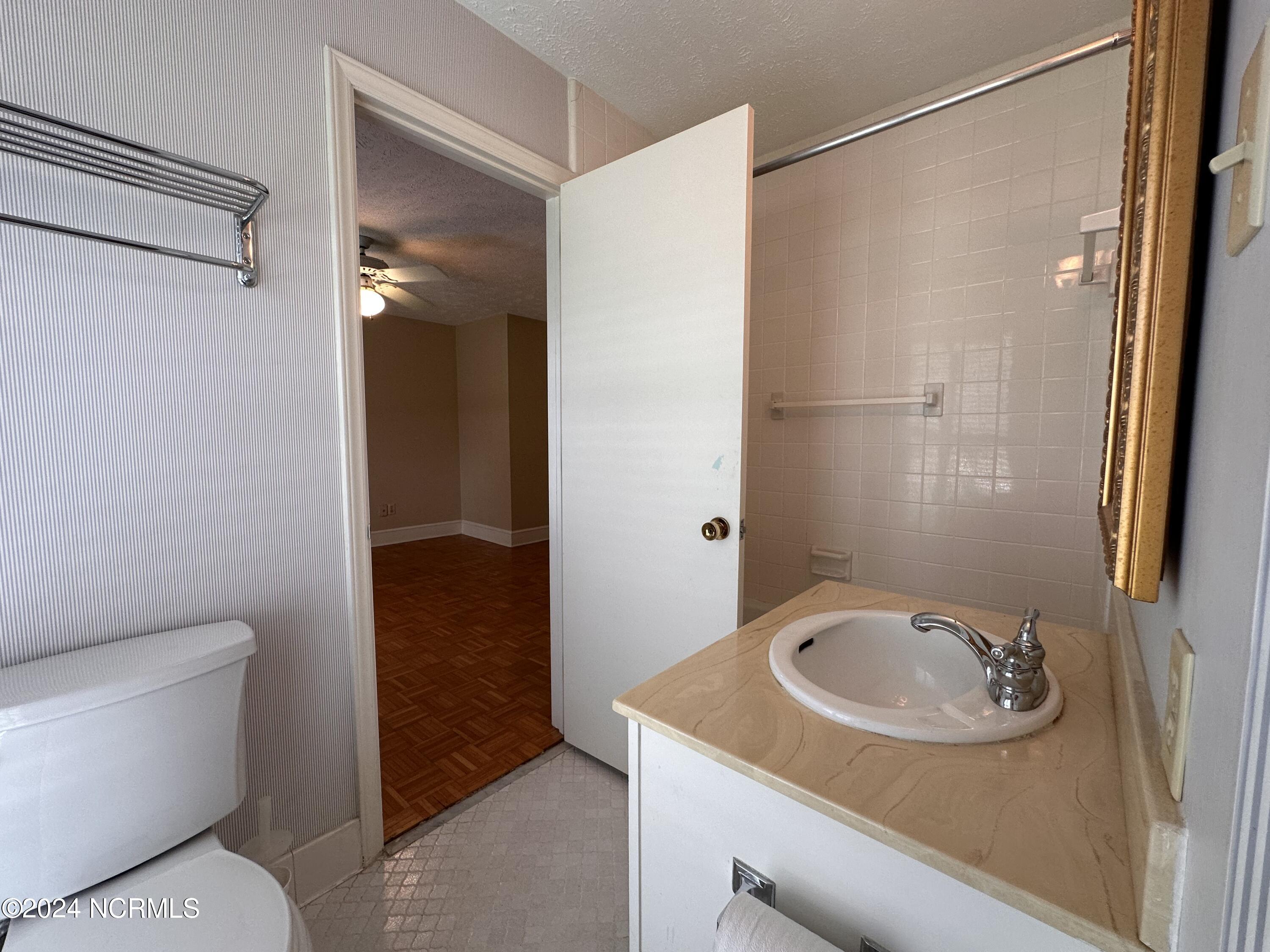 100466276 | Photo 32