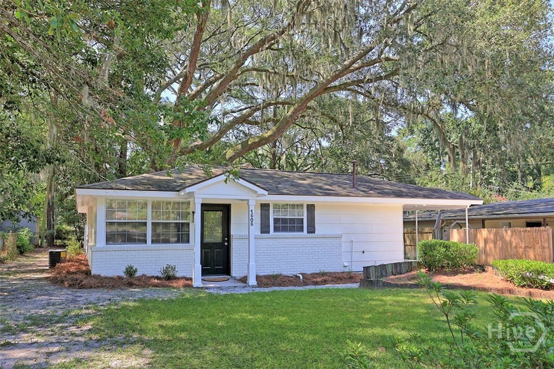 Photo 3 of Single family home for sale at 1505 W Creighton Pl, Savannah, GA 31406 | MLS# SA362796 | Listing updated on 2026-09-19