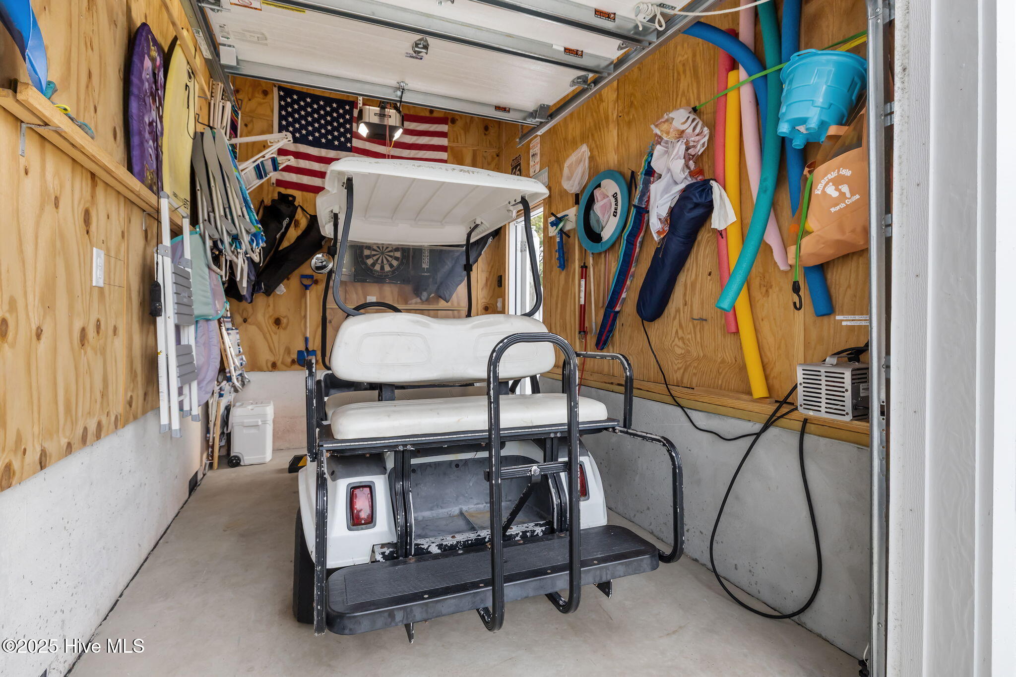 100555260 | Photo 86