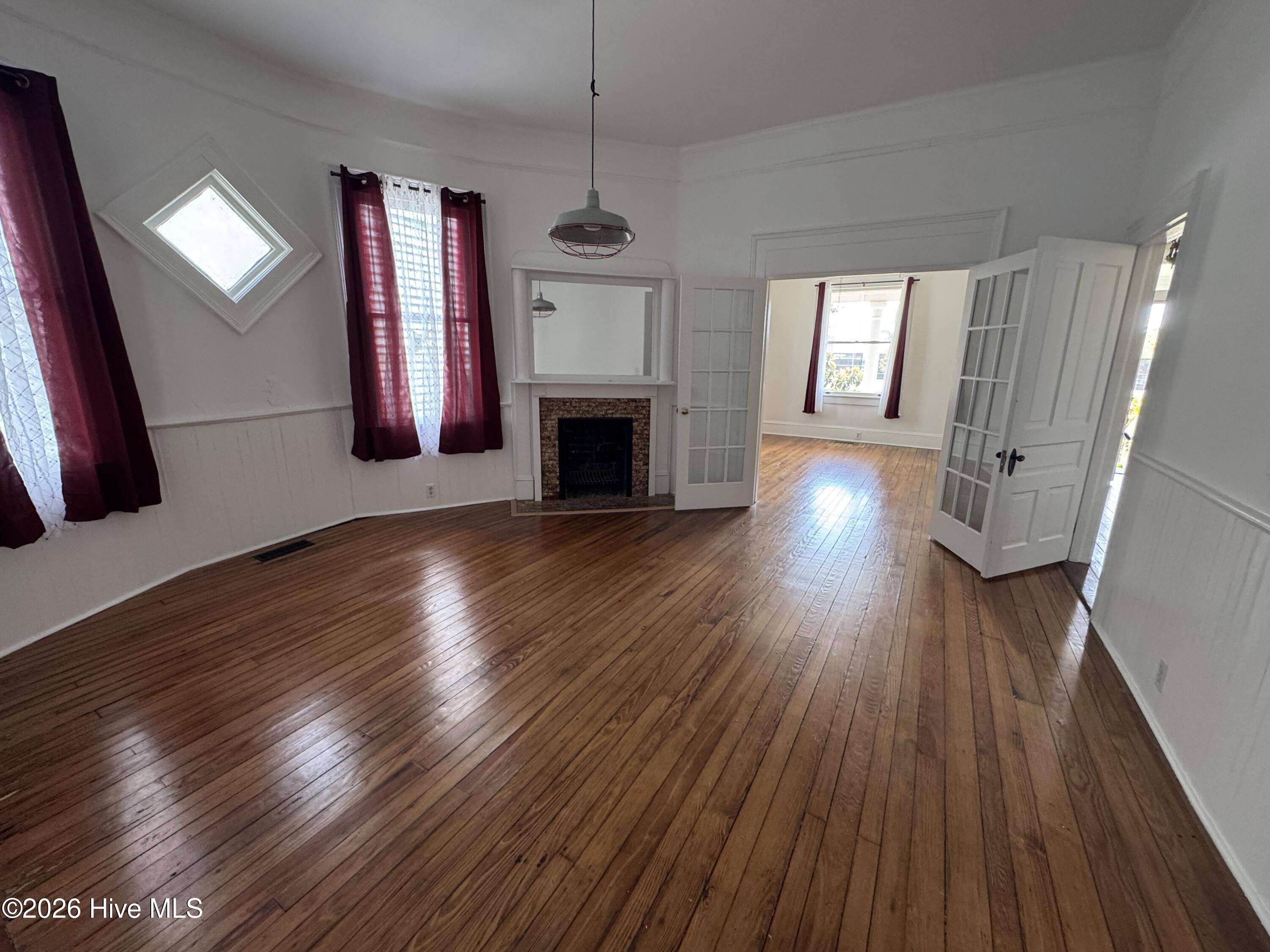 100564454 | Photo 14