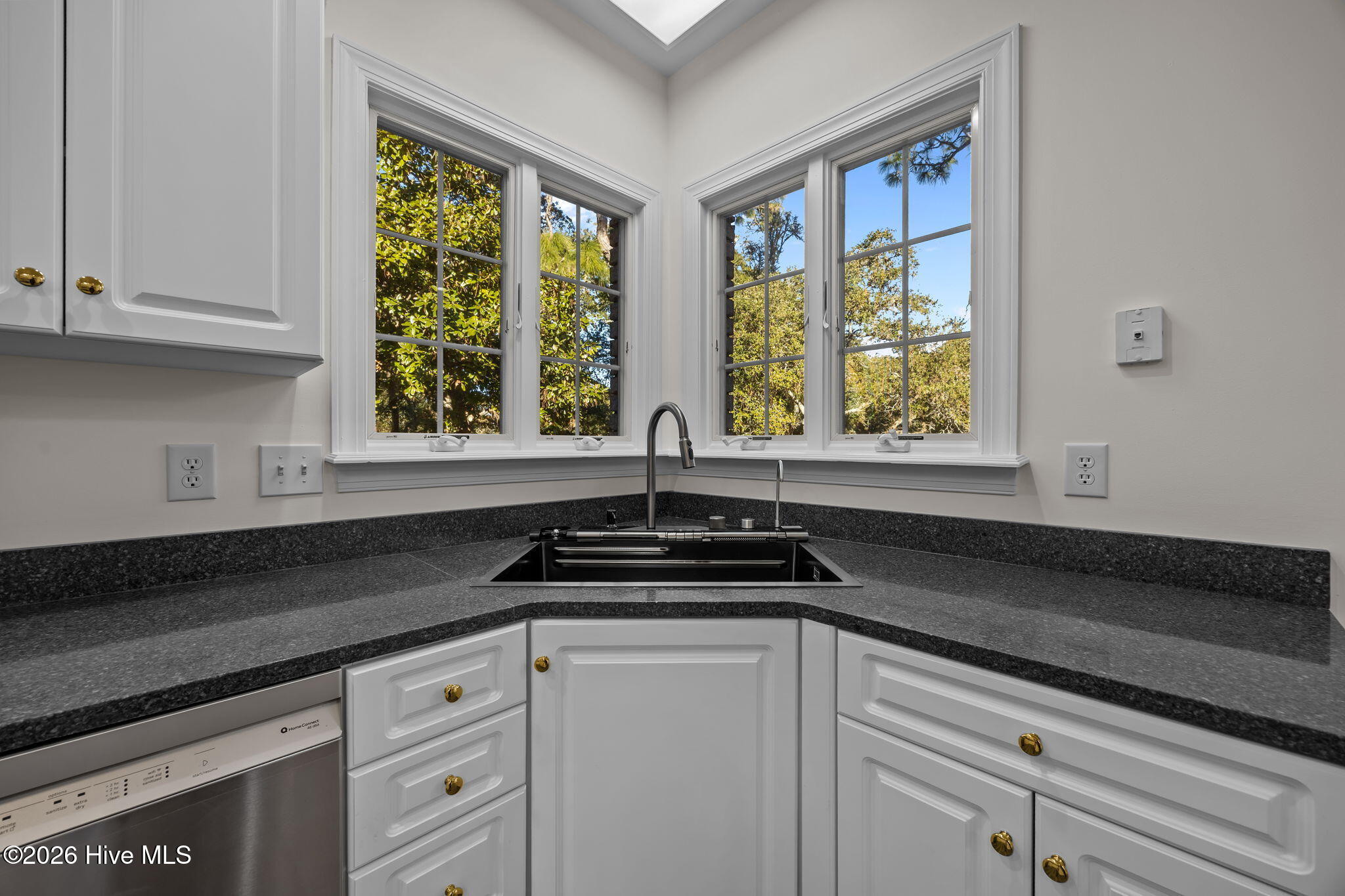 100548022 | Photo 15