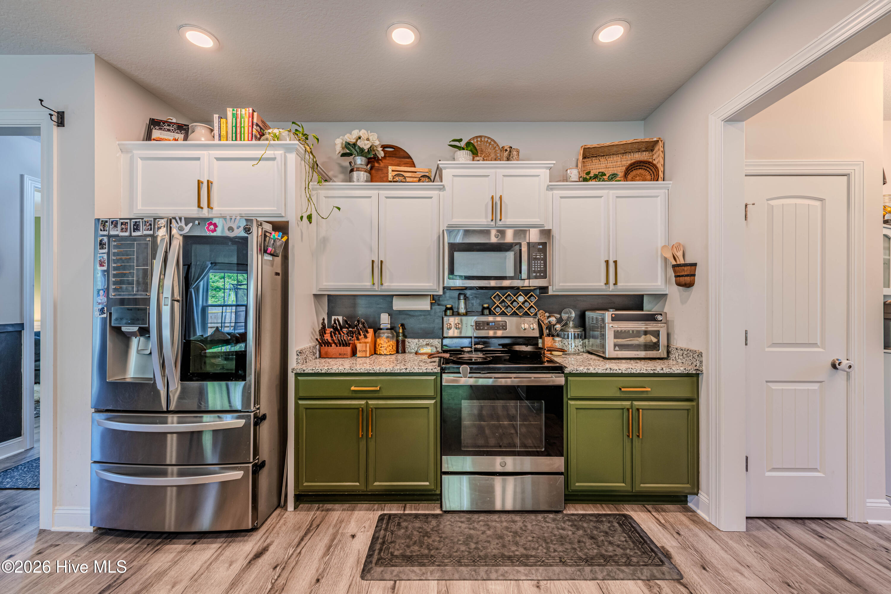 100570010 | Photo 13