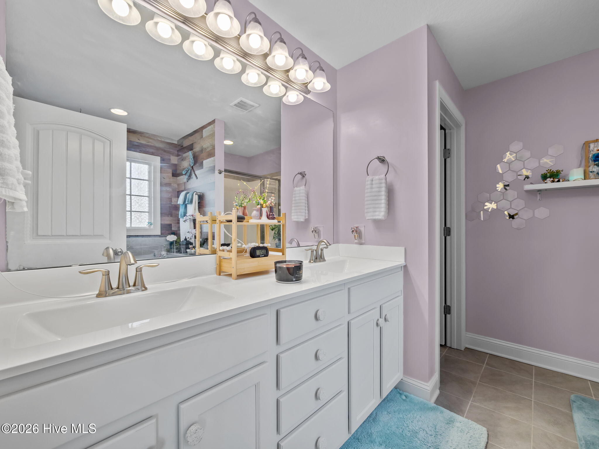 100554631 | Photo 22