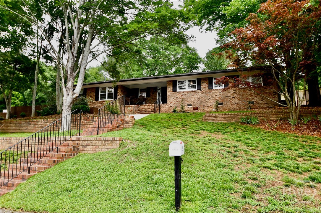 FEATURED LISTINGS