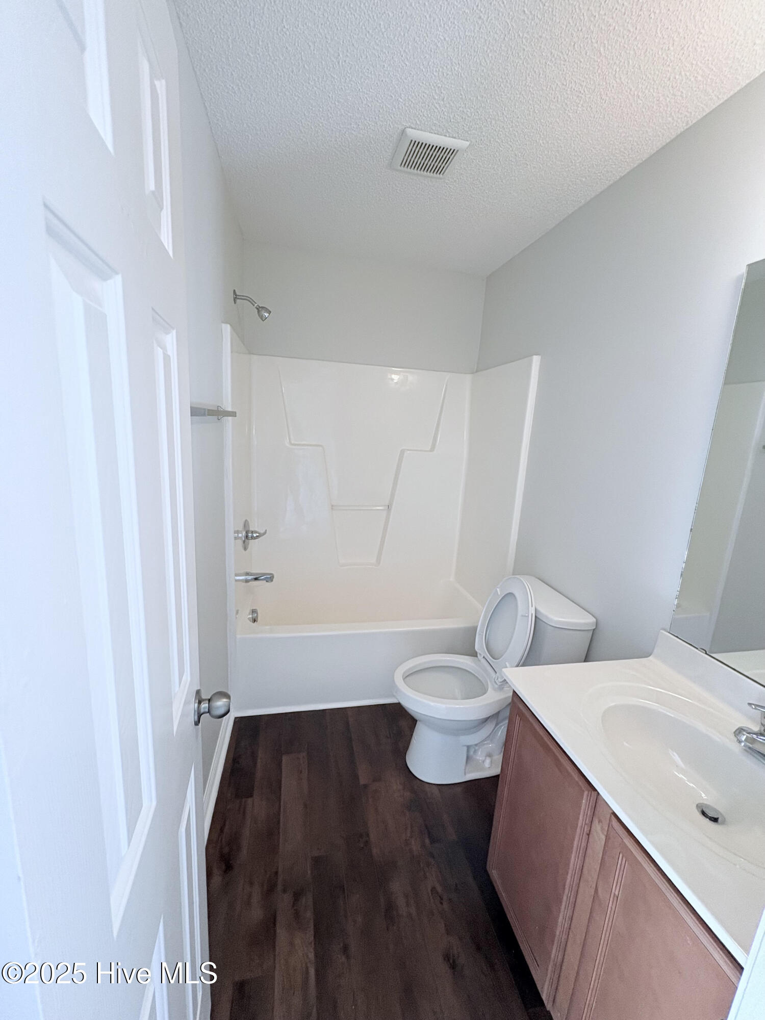 100542768 | Photo 19