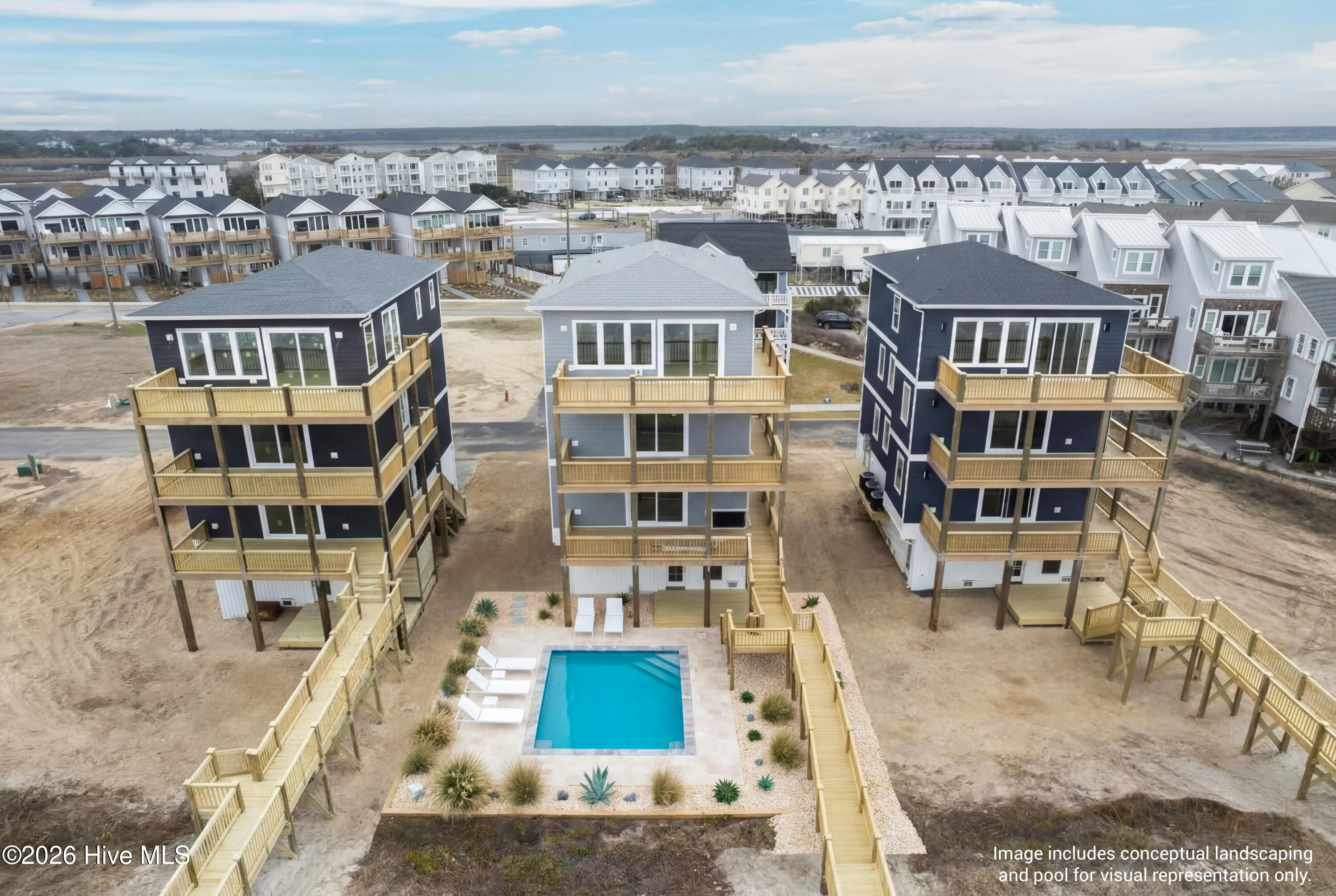 100508020 | Photo 47