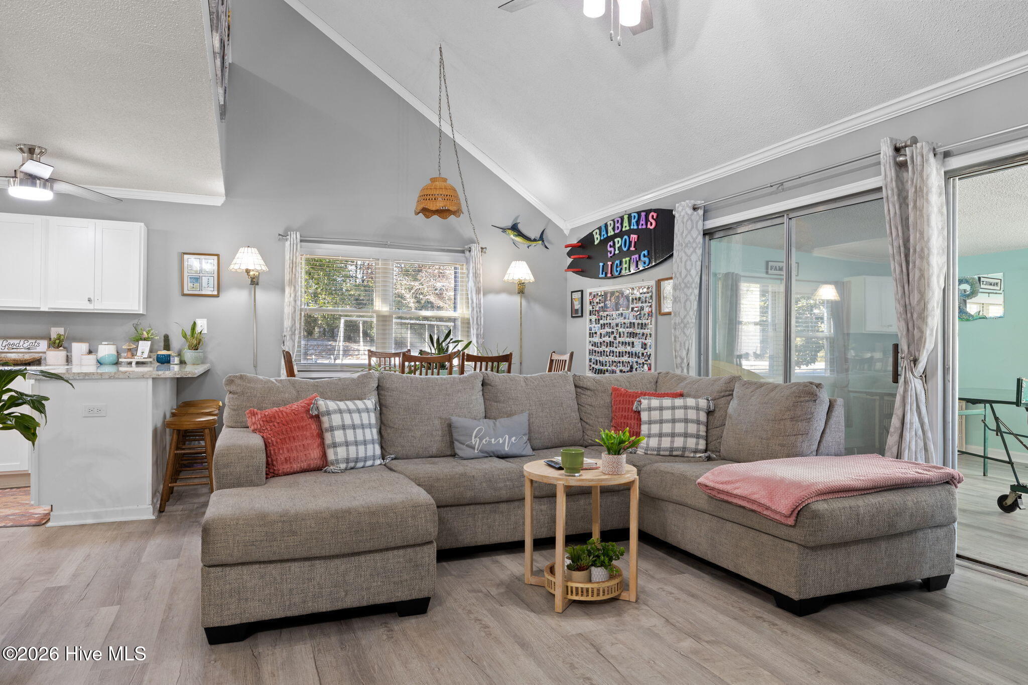 100553016 | Photo 17