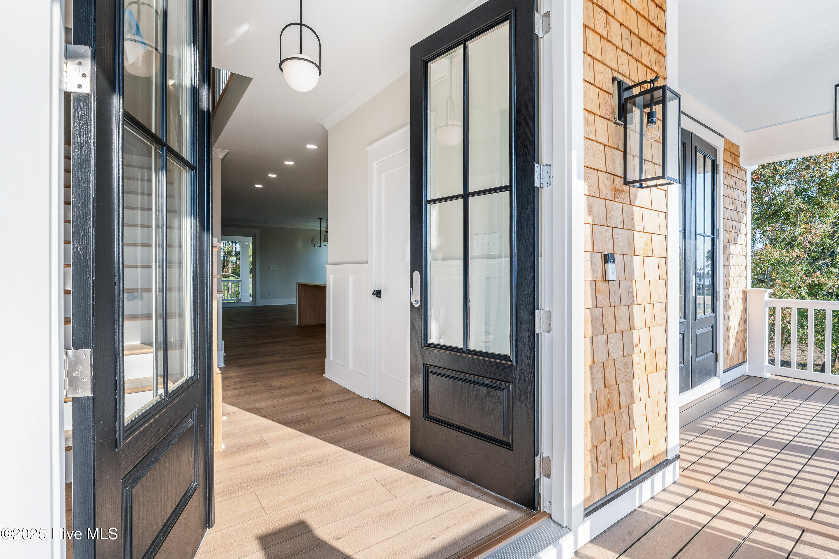 100525288 | Photo 23