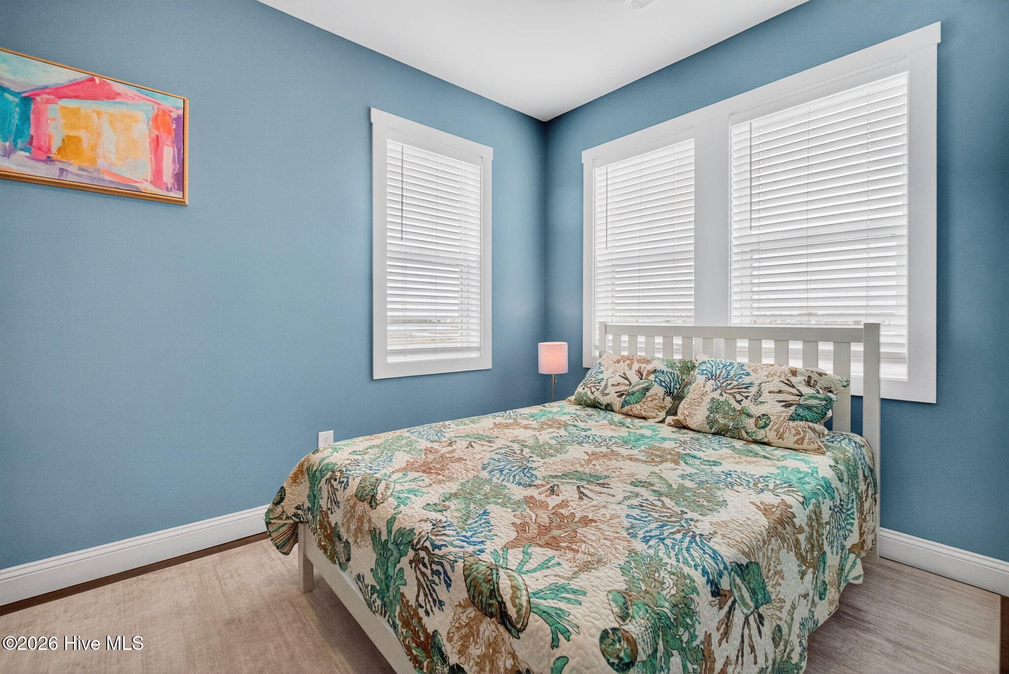 100558415 | Photo 24