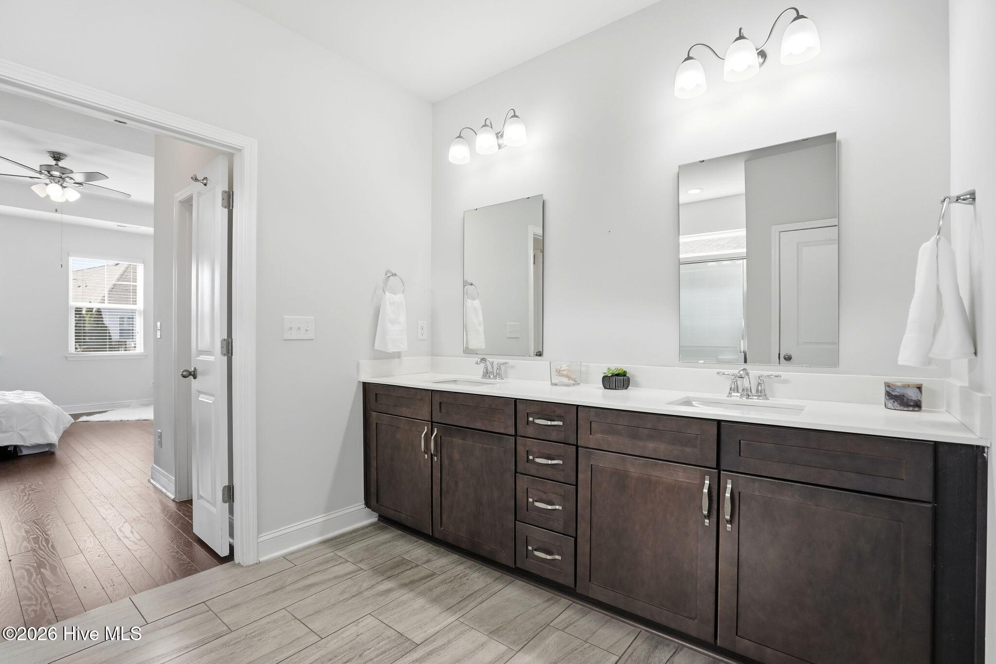 100560462 | Photo 40