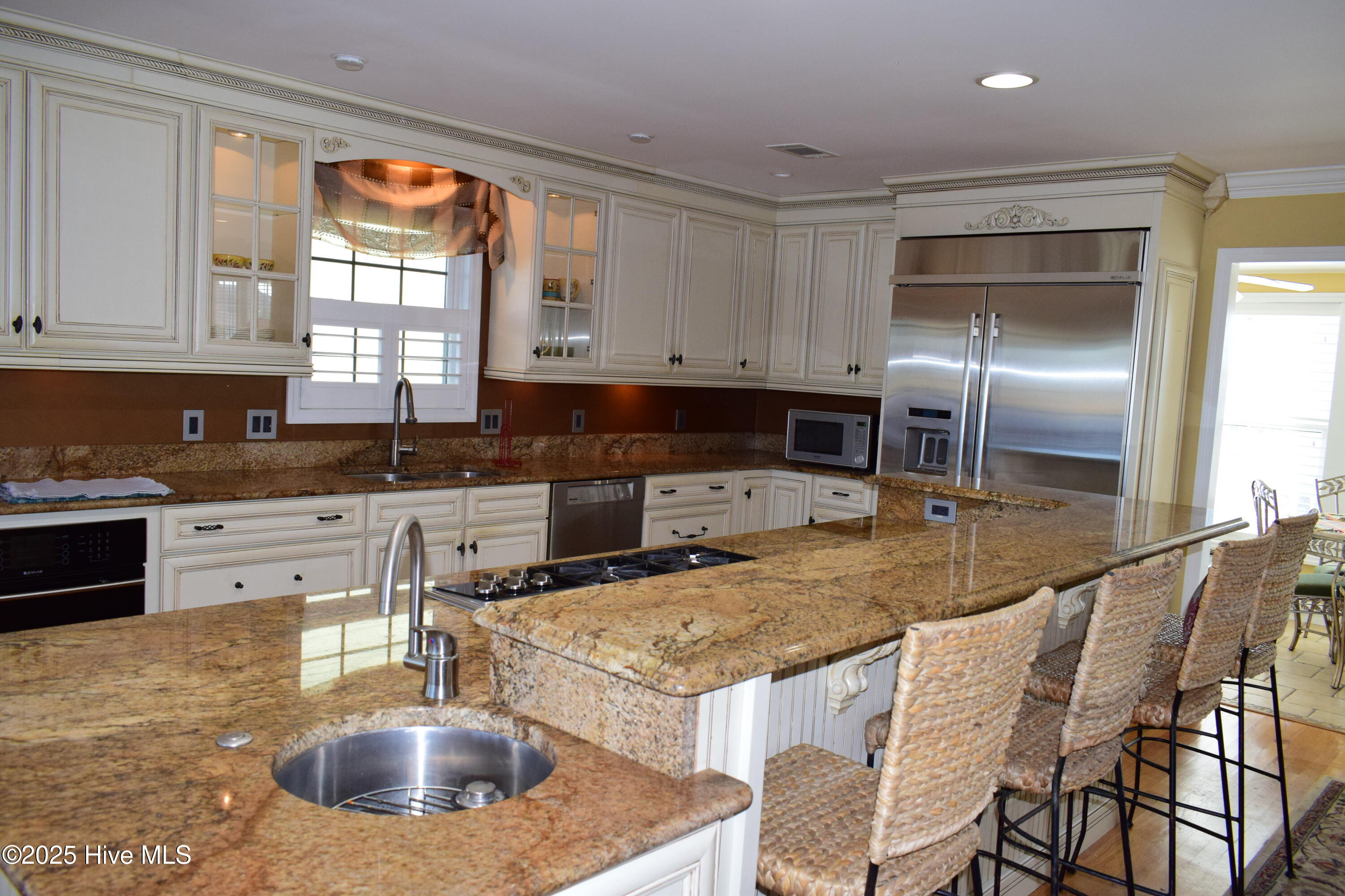 100545109 | Photo 13