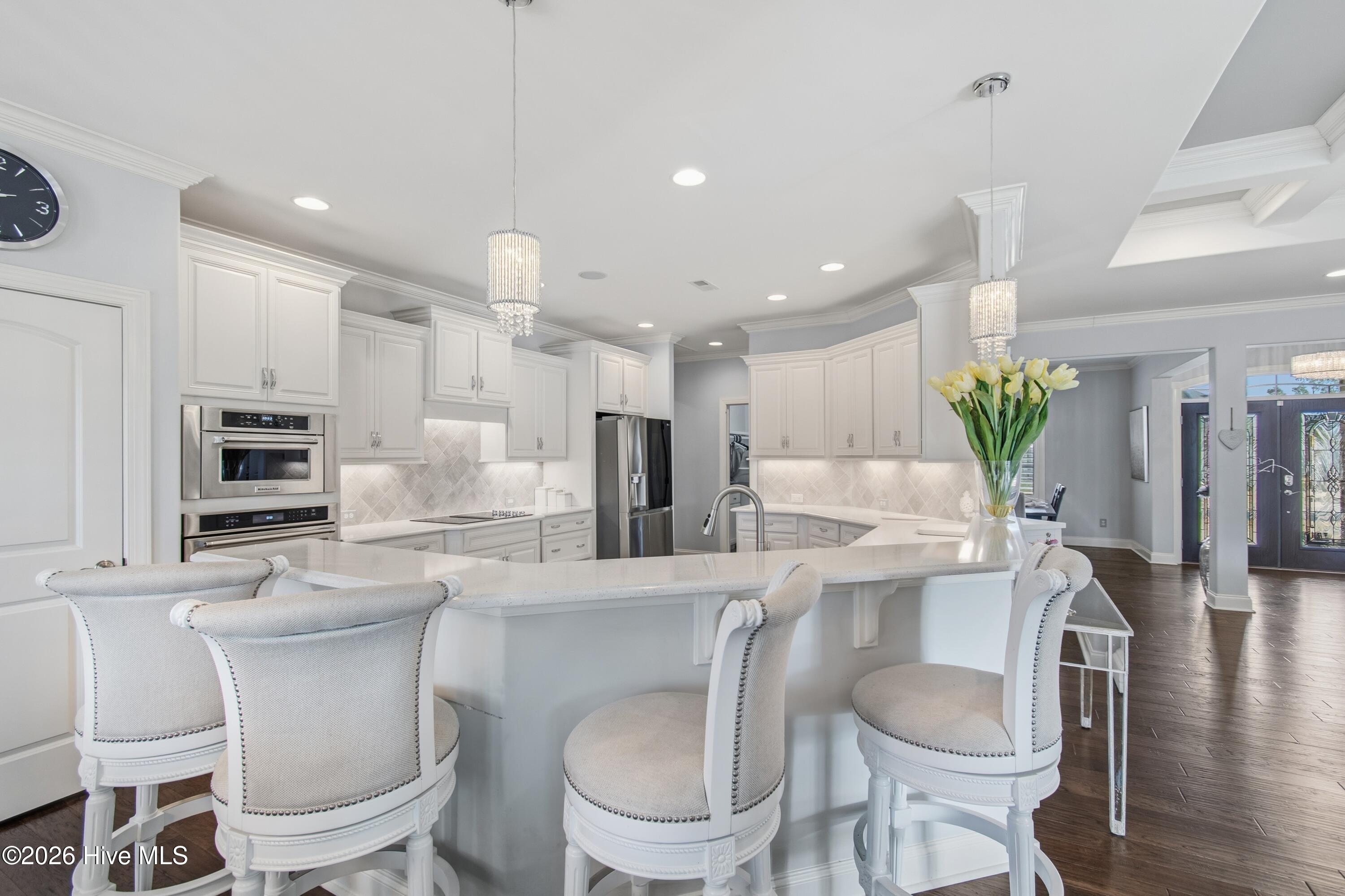 100548705 | Photo 34