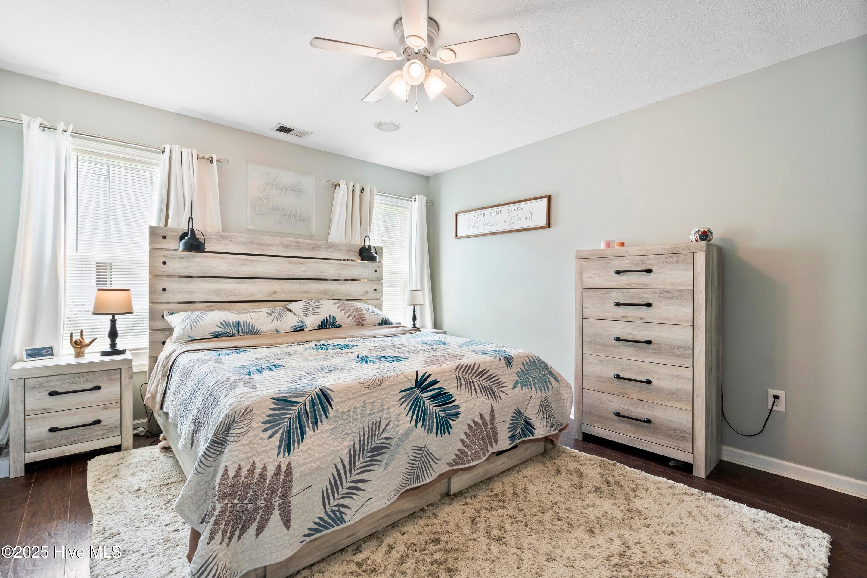 100519880 | Photo 17