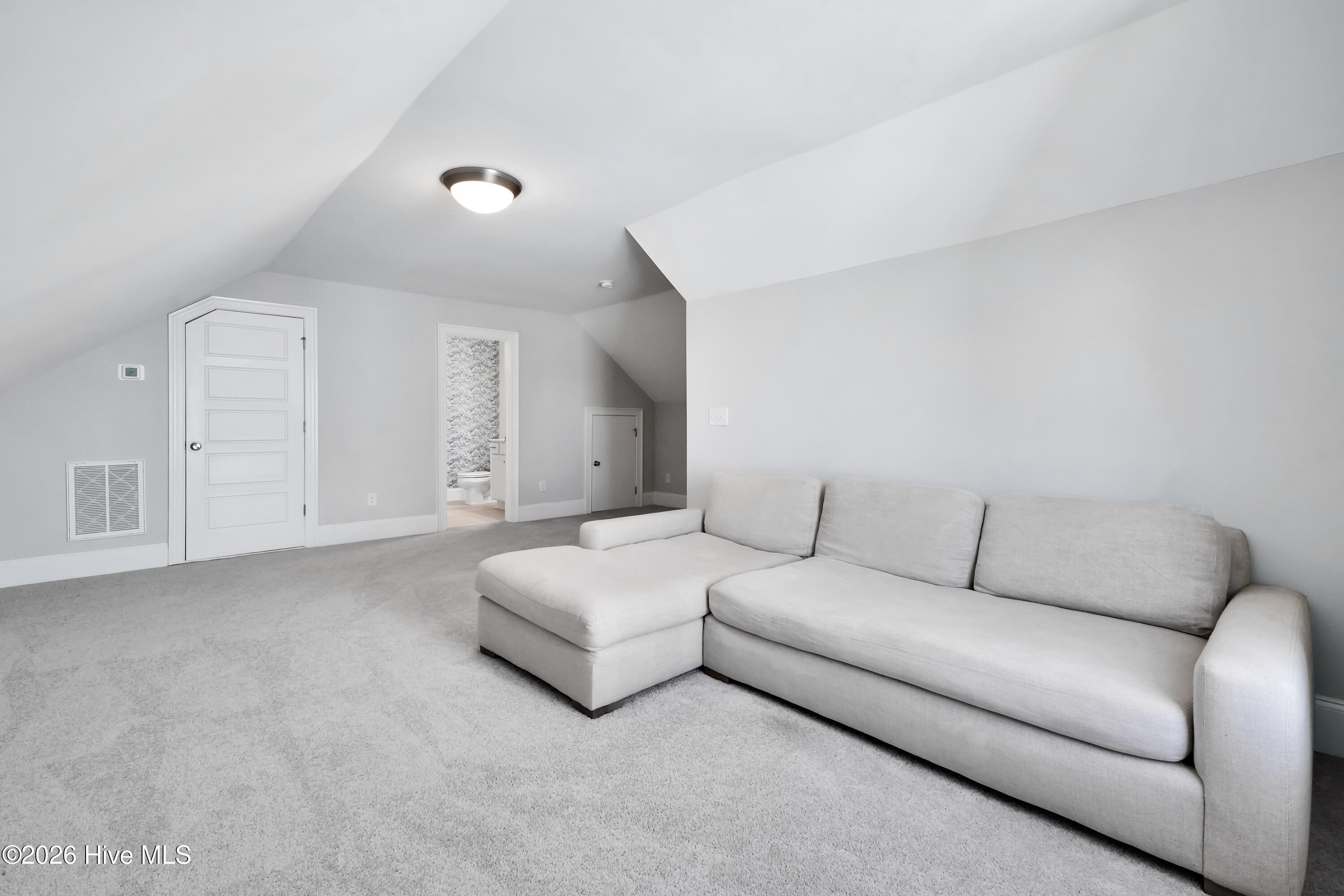 100551656 | Photo 29