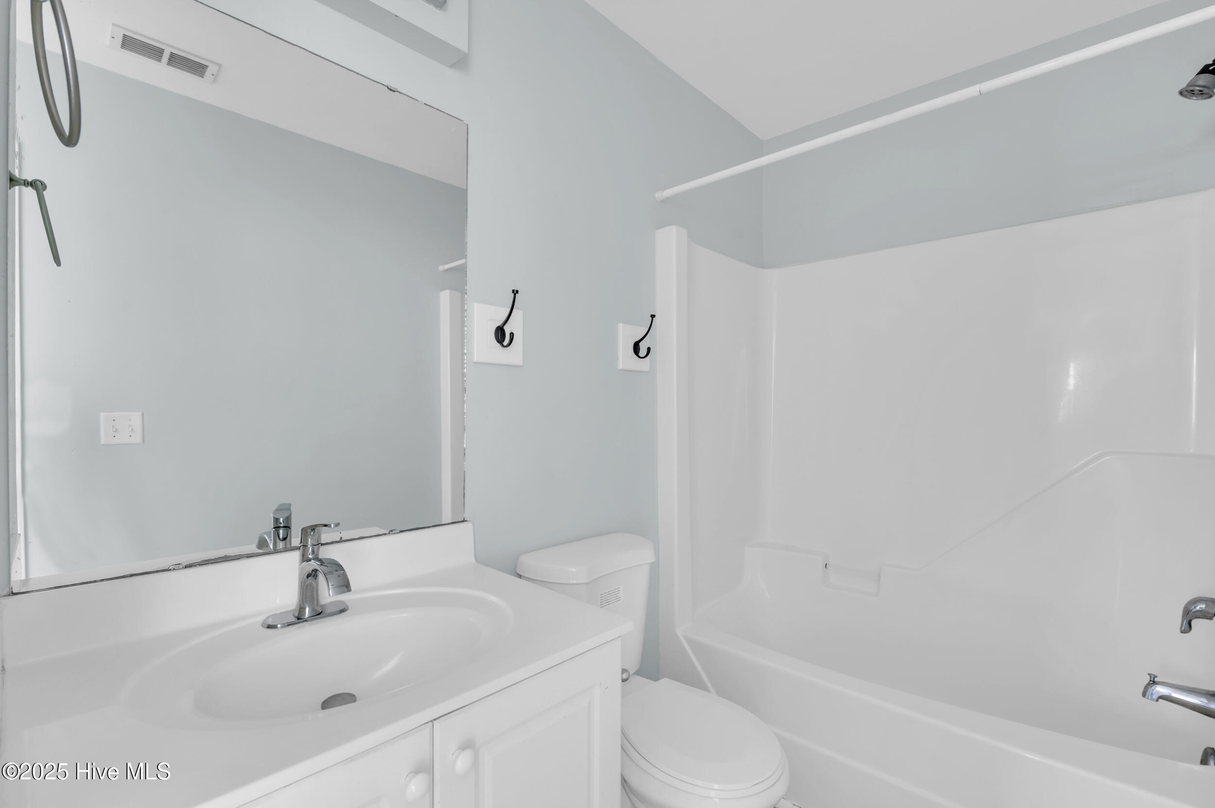 100543568 | Photo 19