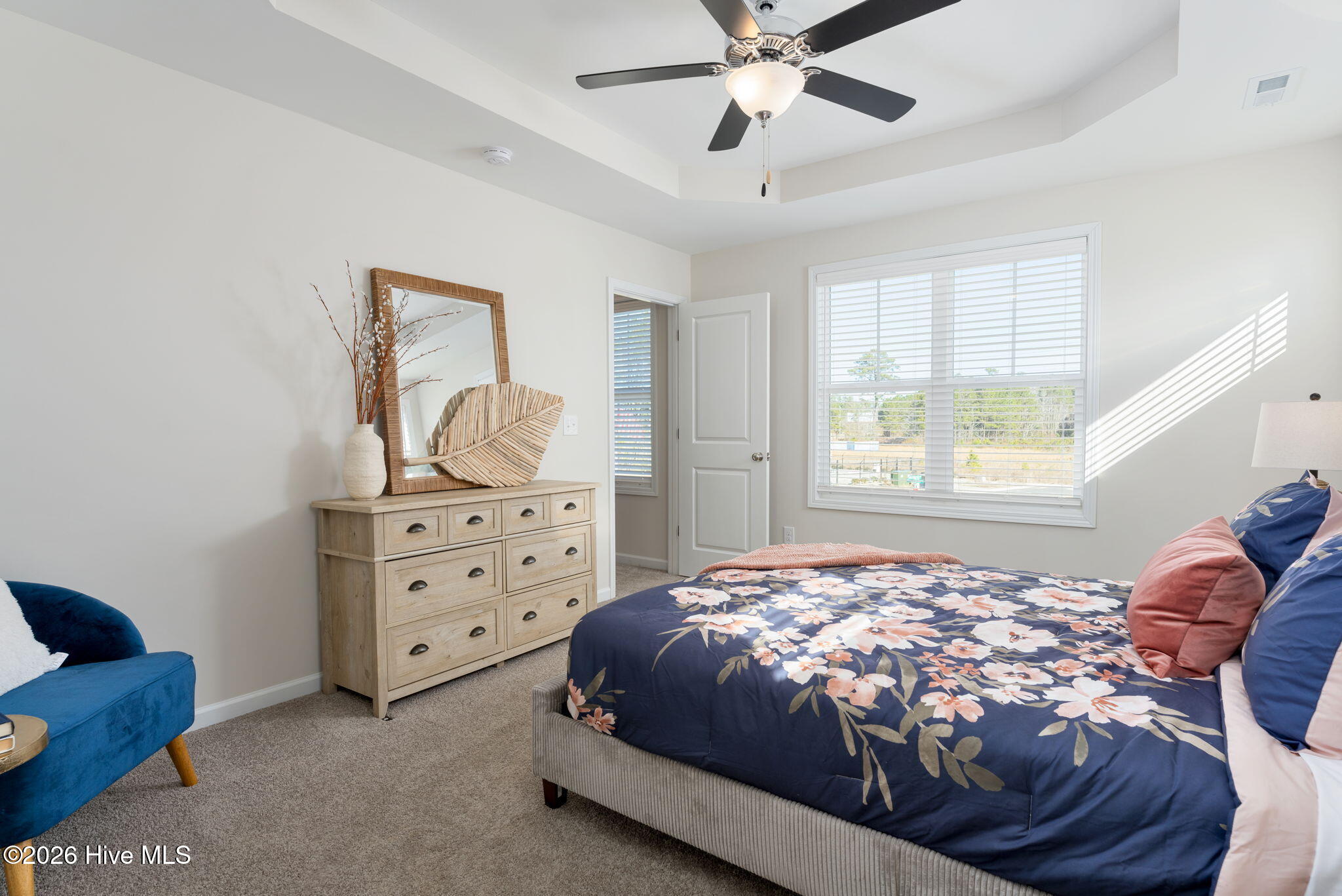 100561405 | Photo 13