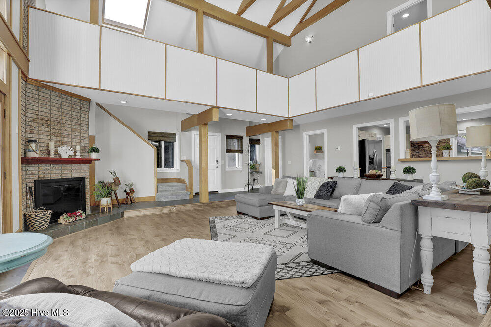 100542503 | Photo 11