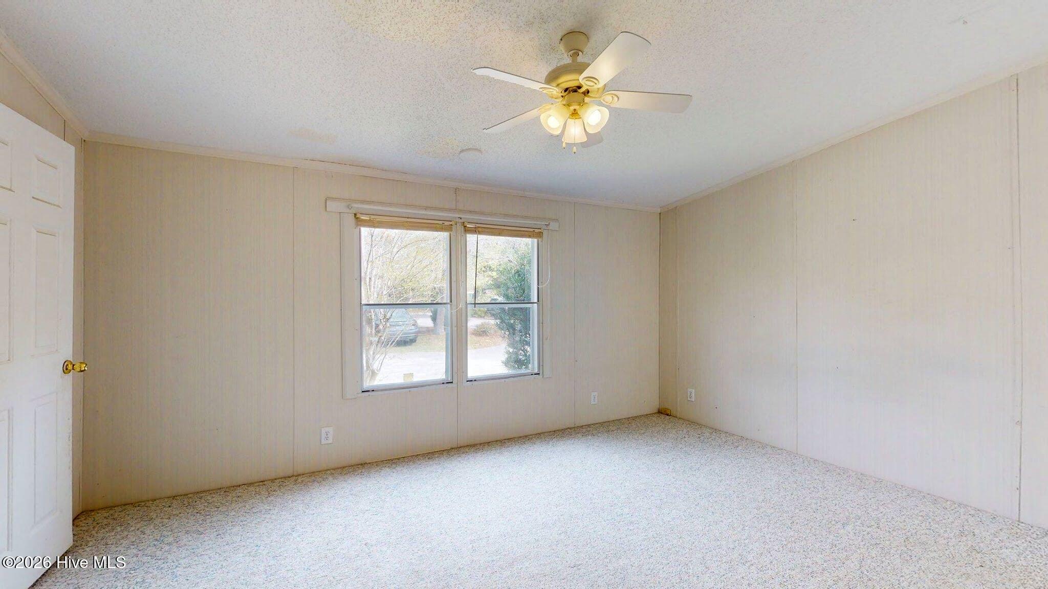 100563079 | Photo 14